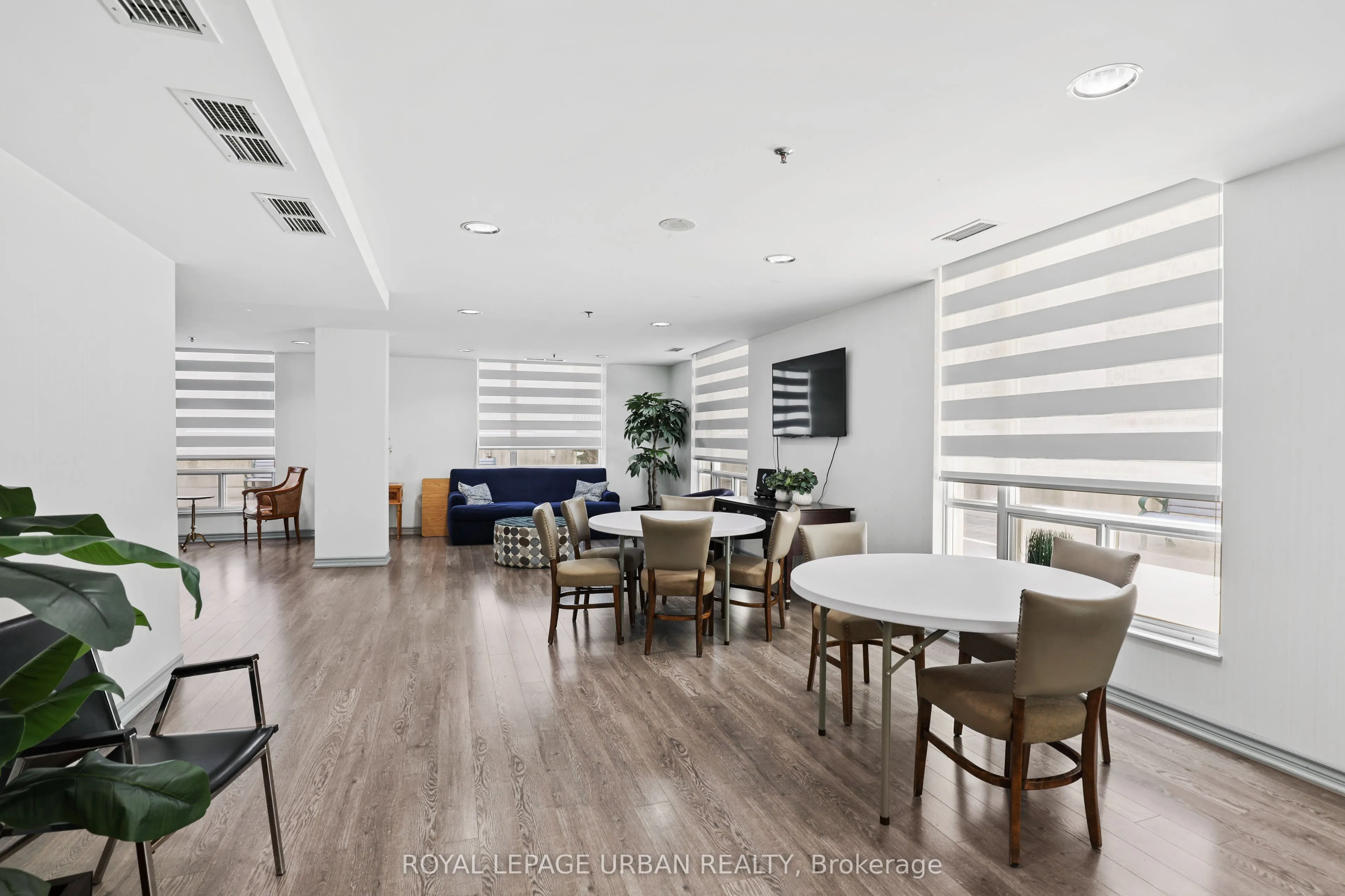 43 Eglinton Avenue E #506