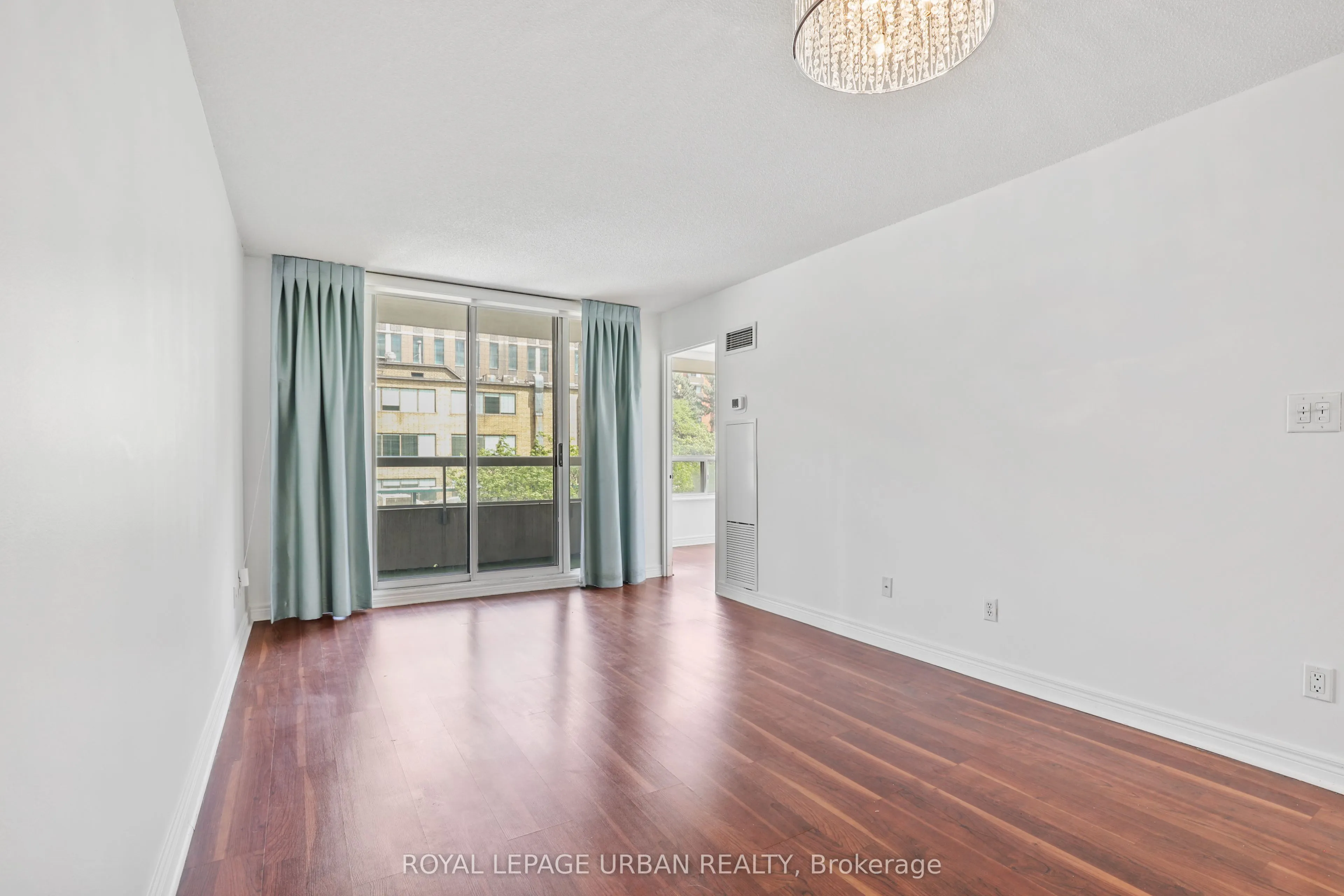 43 Eglinton Avenue E #506