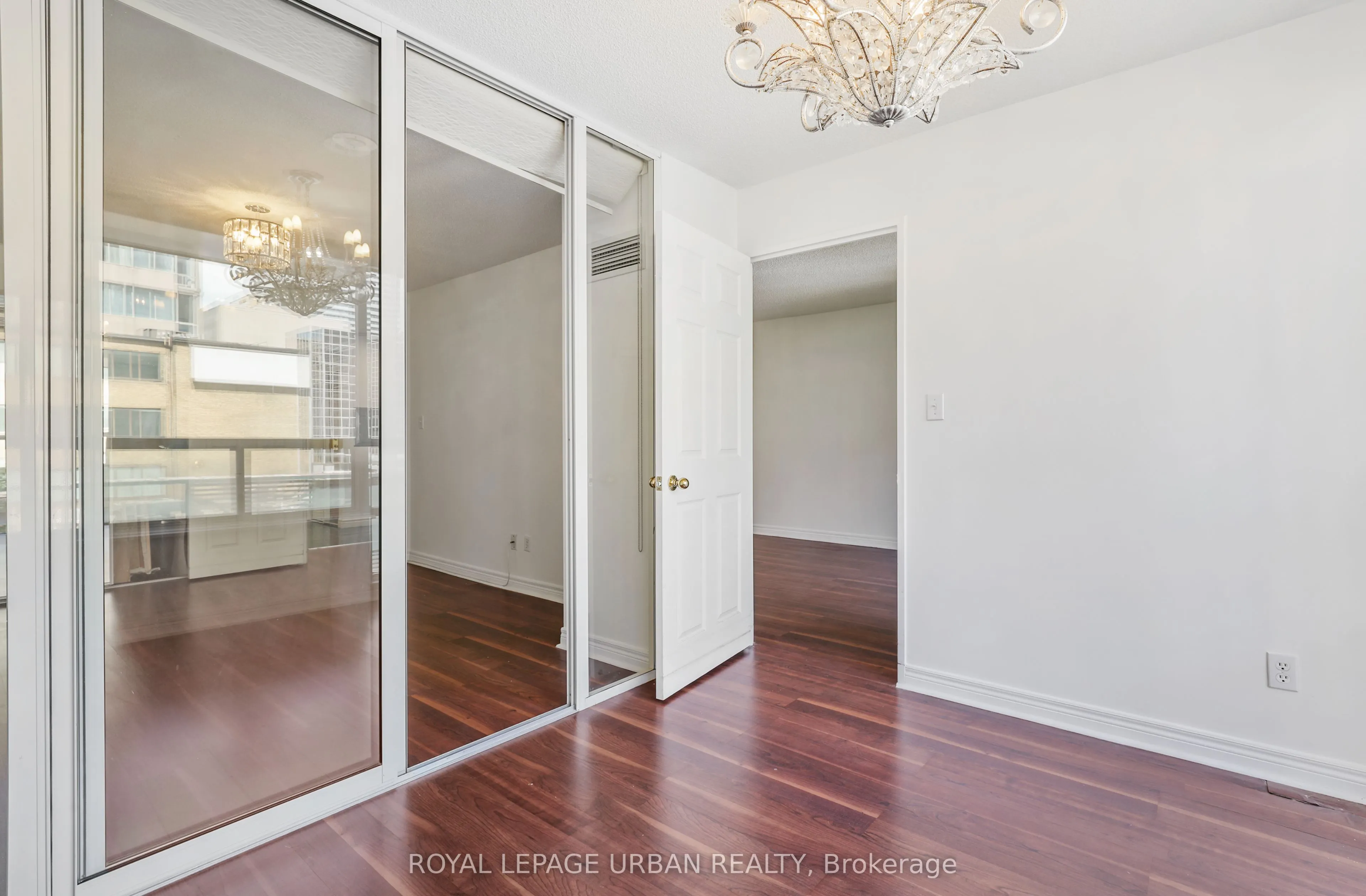 43 Eglinton Avenue E #506