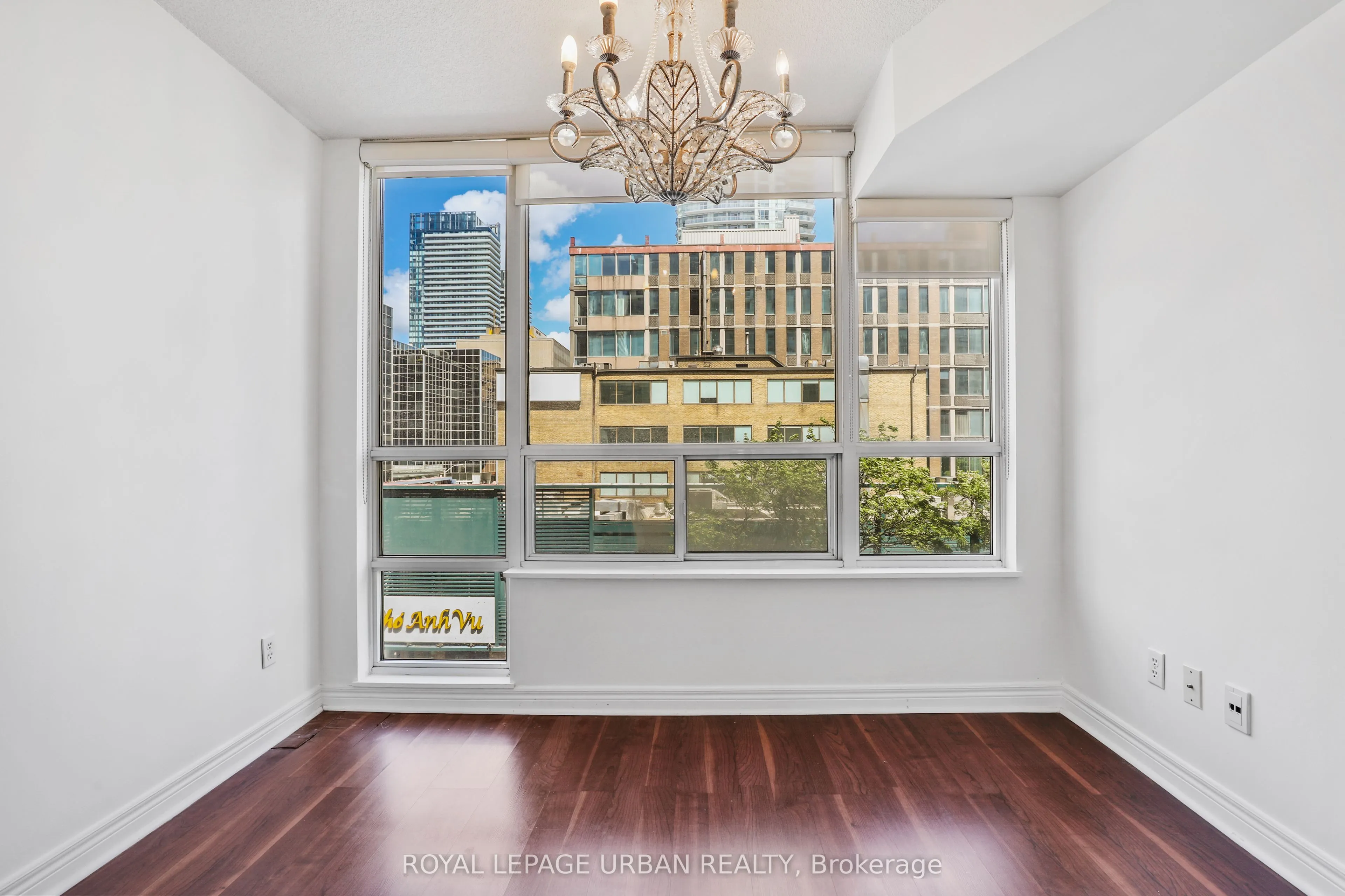 43 Eglinton Avenue E #506