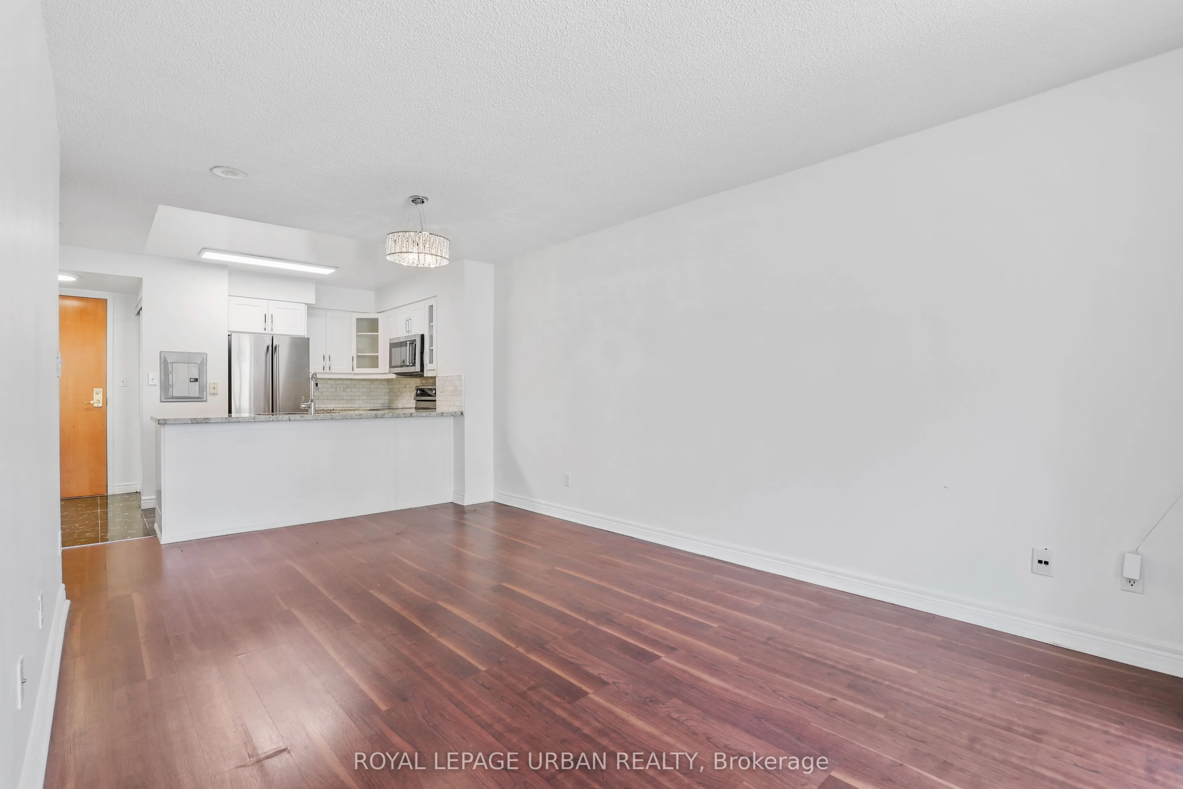 43 Eglinton Avenue E #506