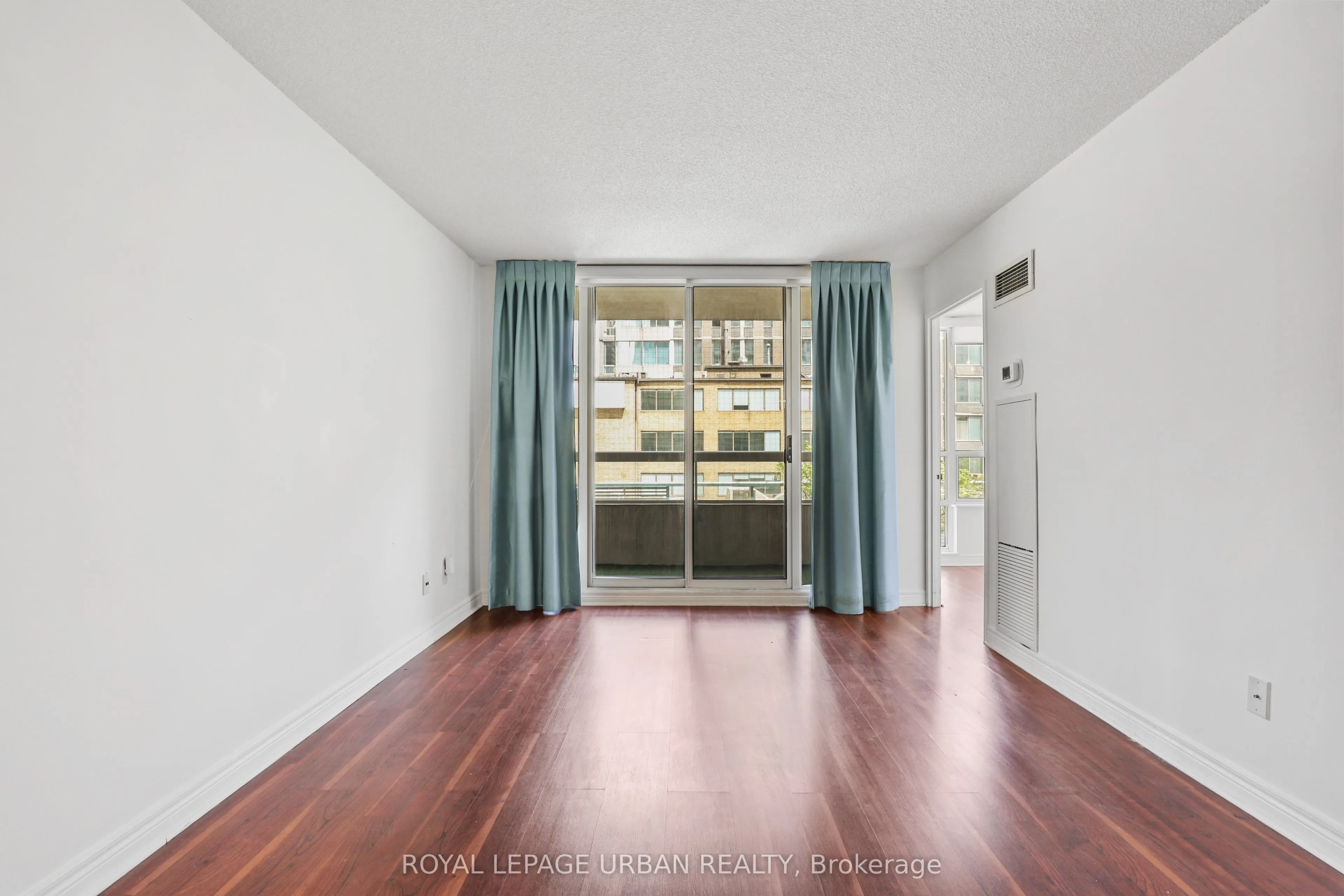 43 Eglinton Avenue E #506