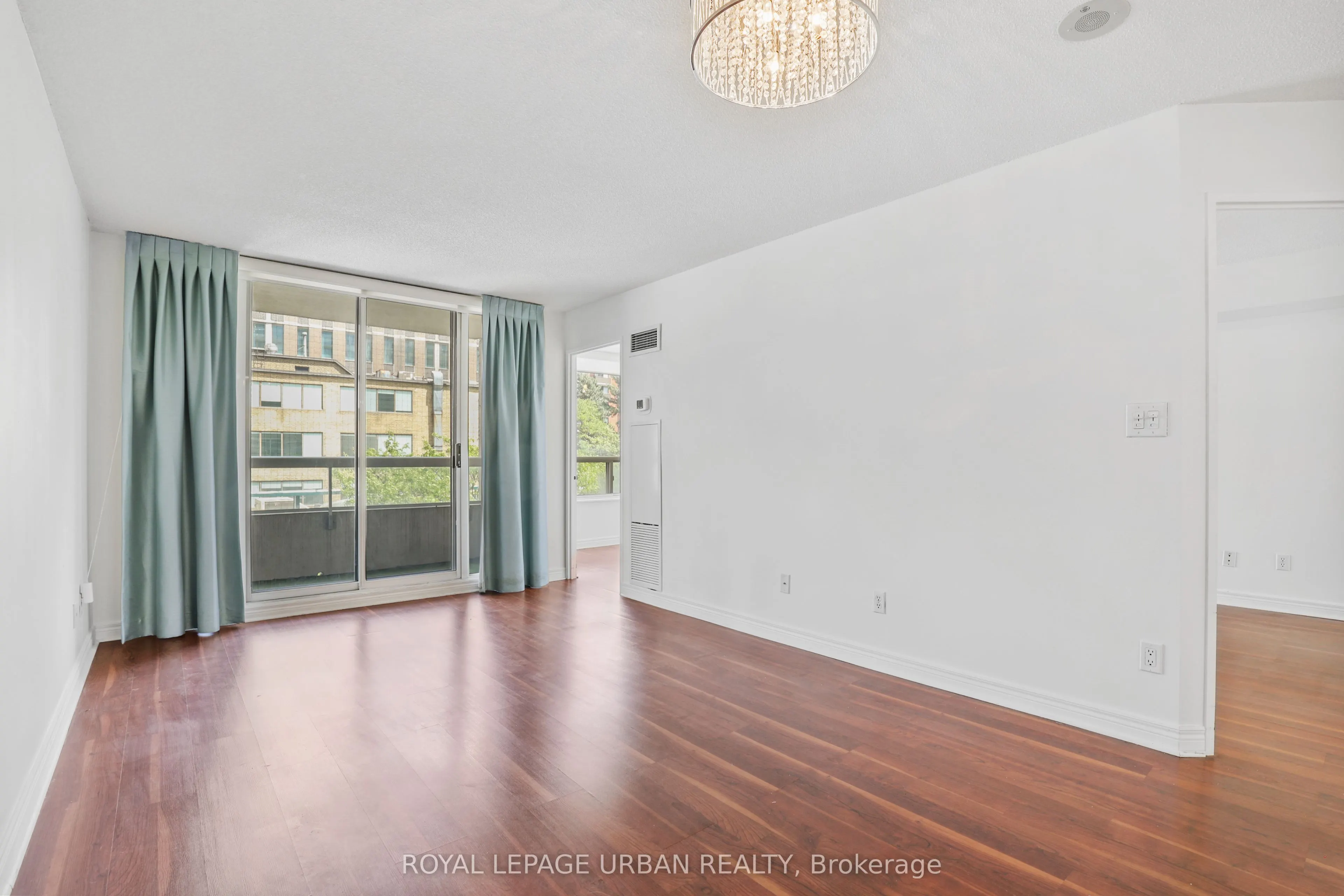 43 Eglinton Avenue E #506
