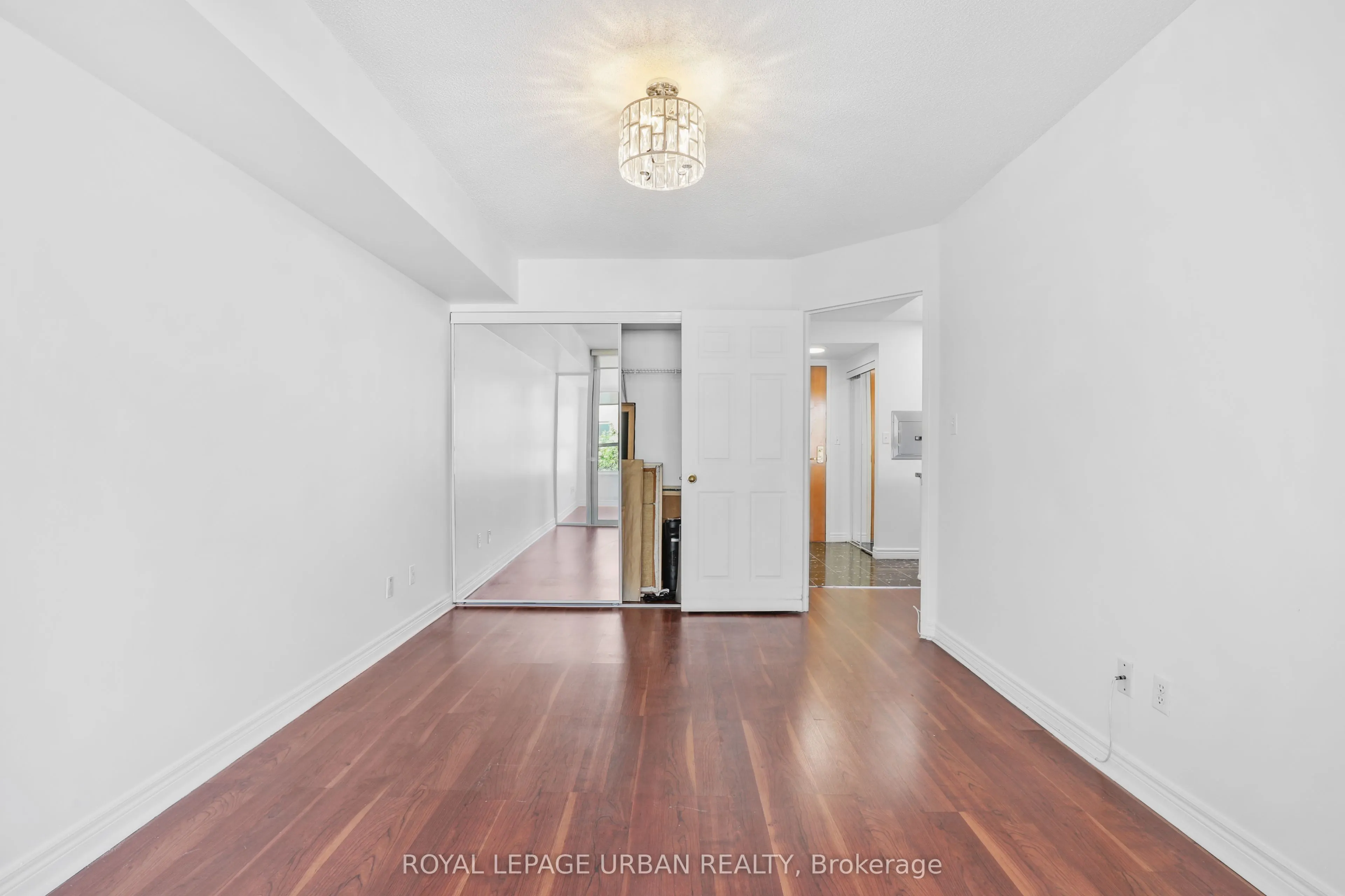43 Eglinton Avenue E #506