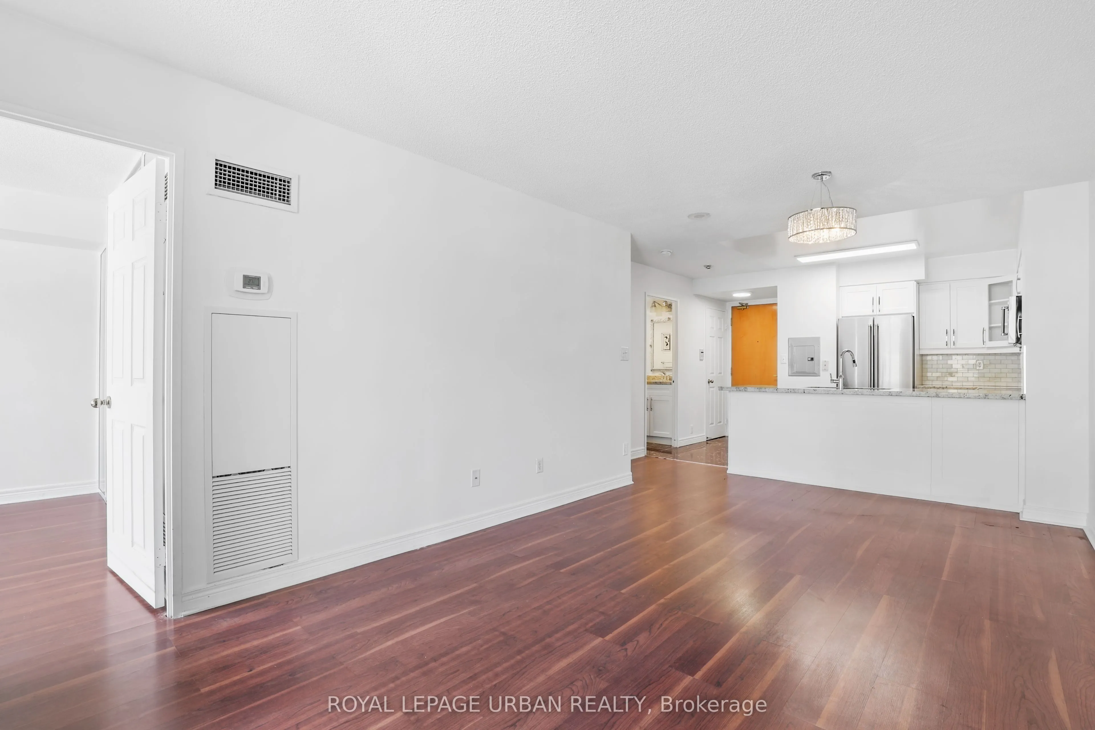 43 Eglinton Avenue E #506