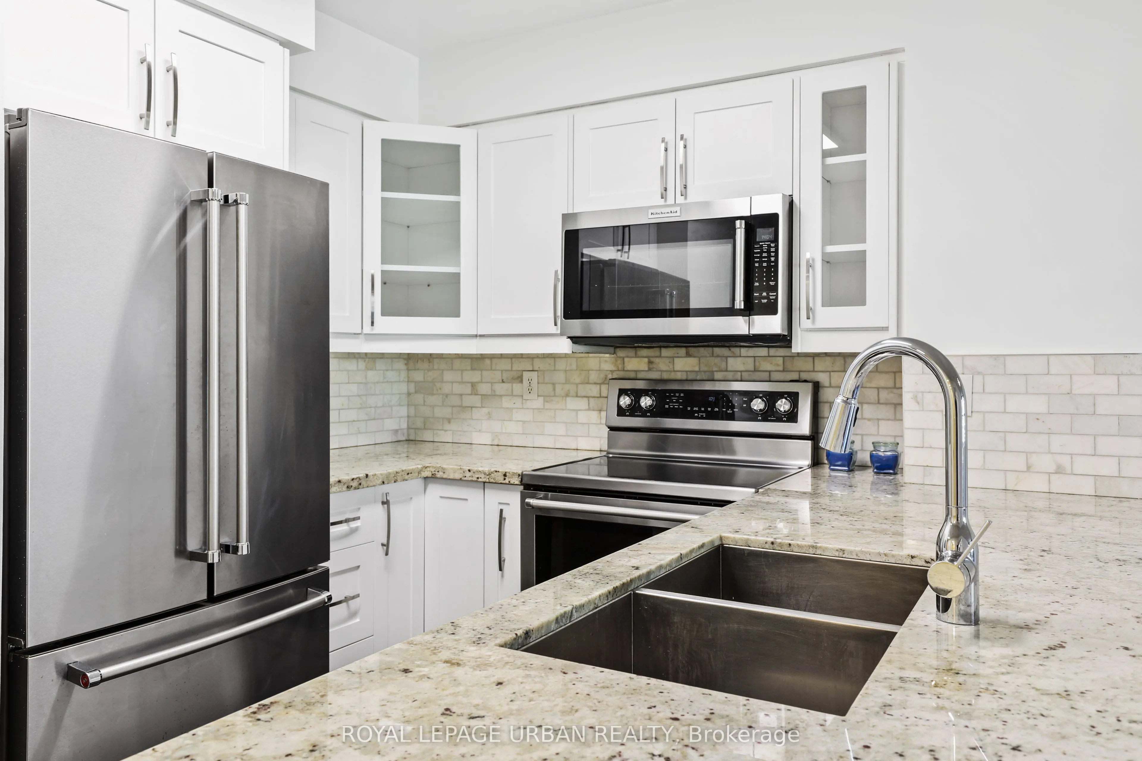 43 Eglinton Avenue E #506
