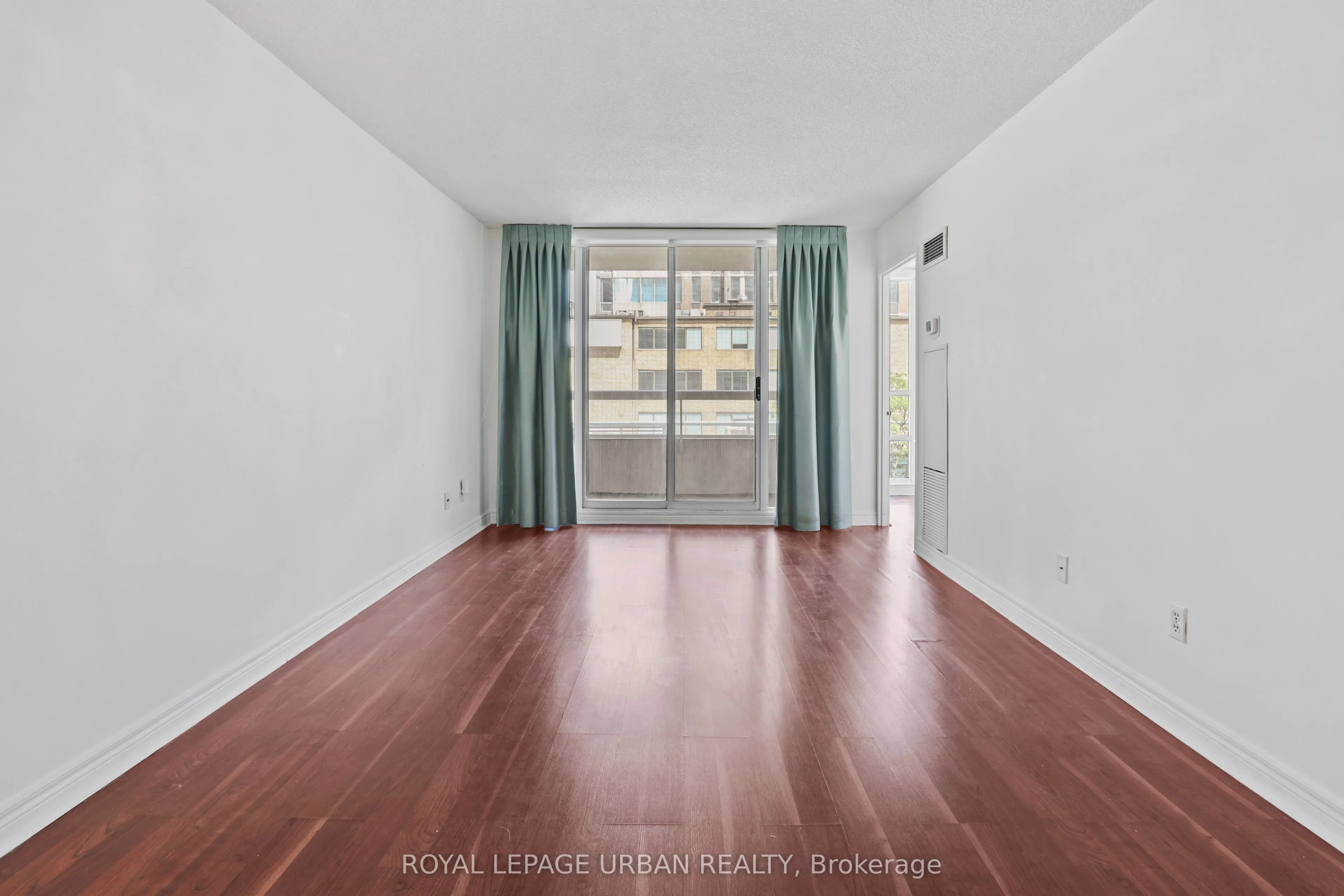 43 Eglinton Avenue E #506