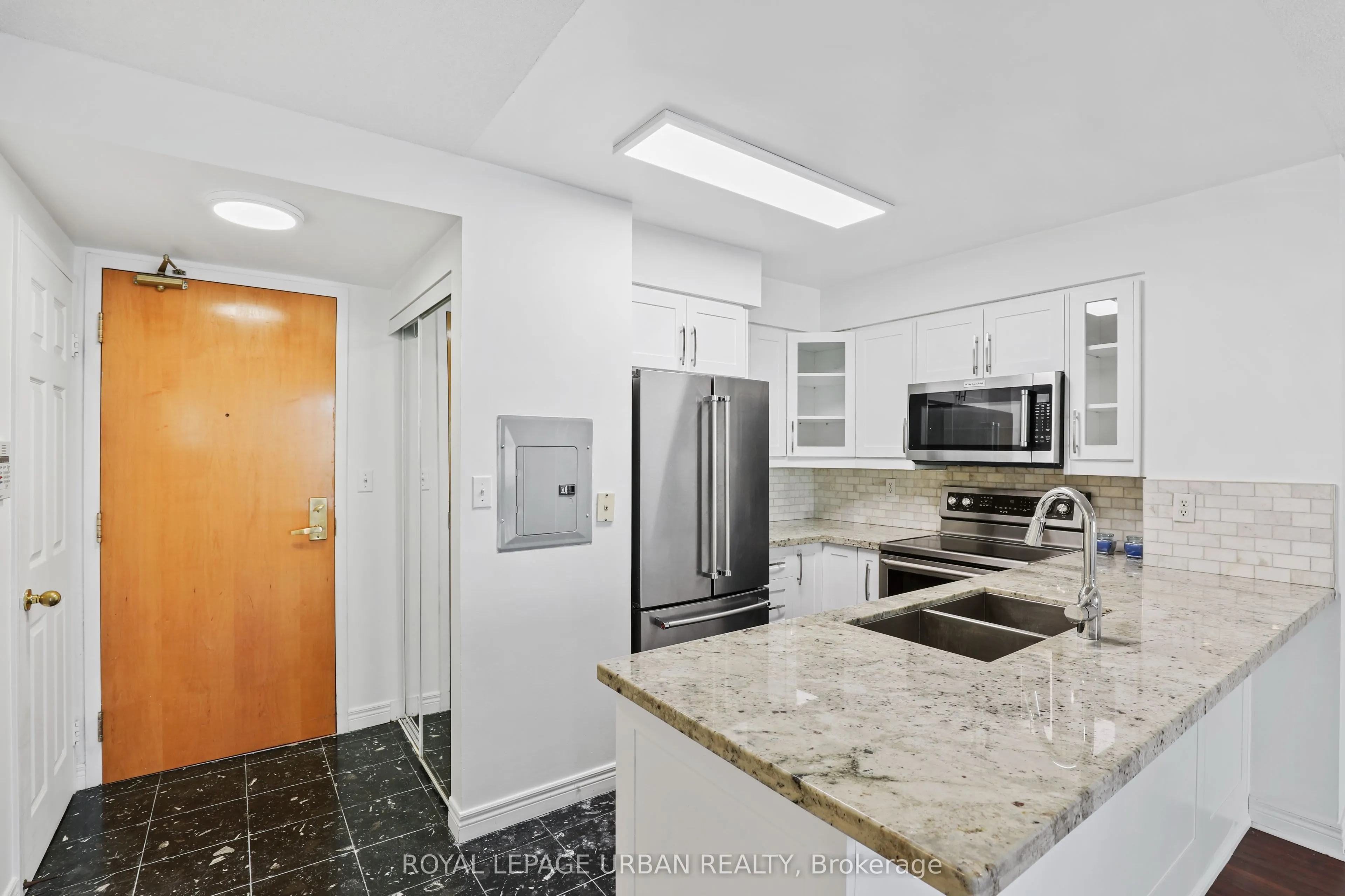 43 Eglinton Avenue E #506