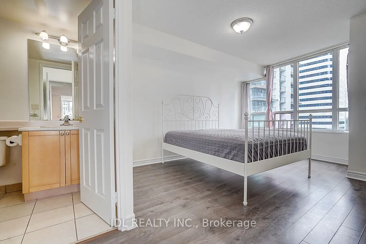 23 Hollywood Avenue #1202
