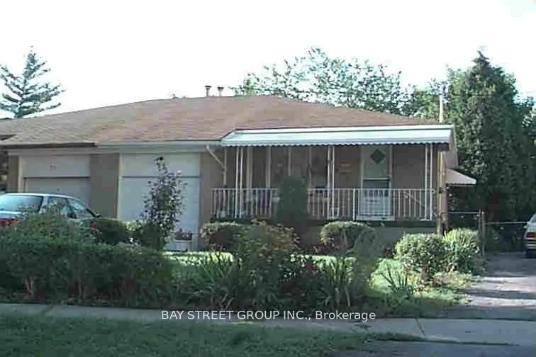 73 Regatta Crescent #Lower