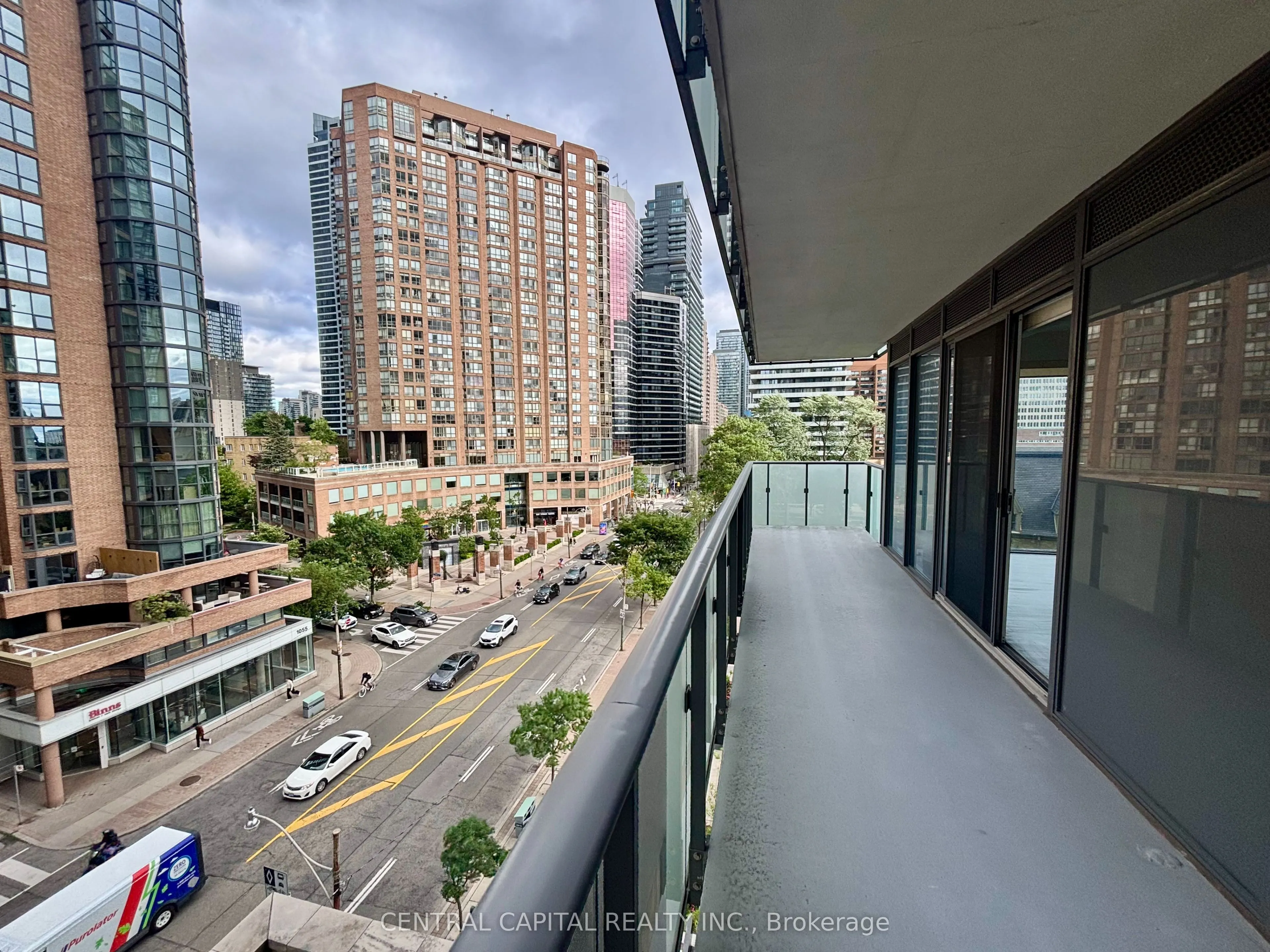 1080 Bay Street #502