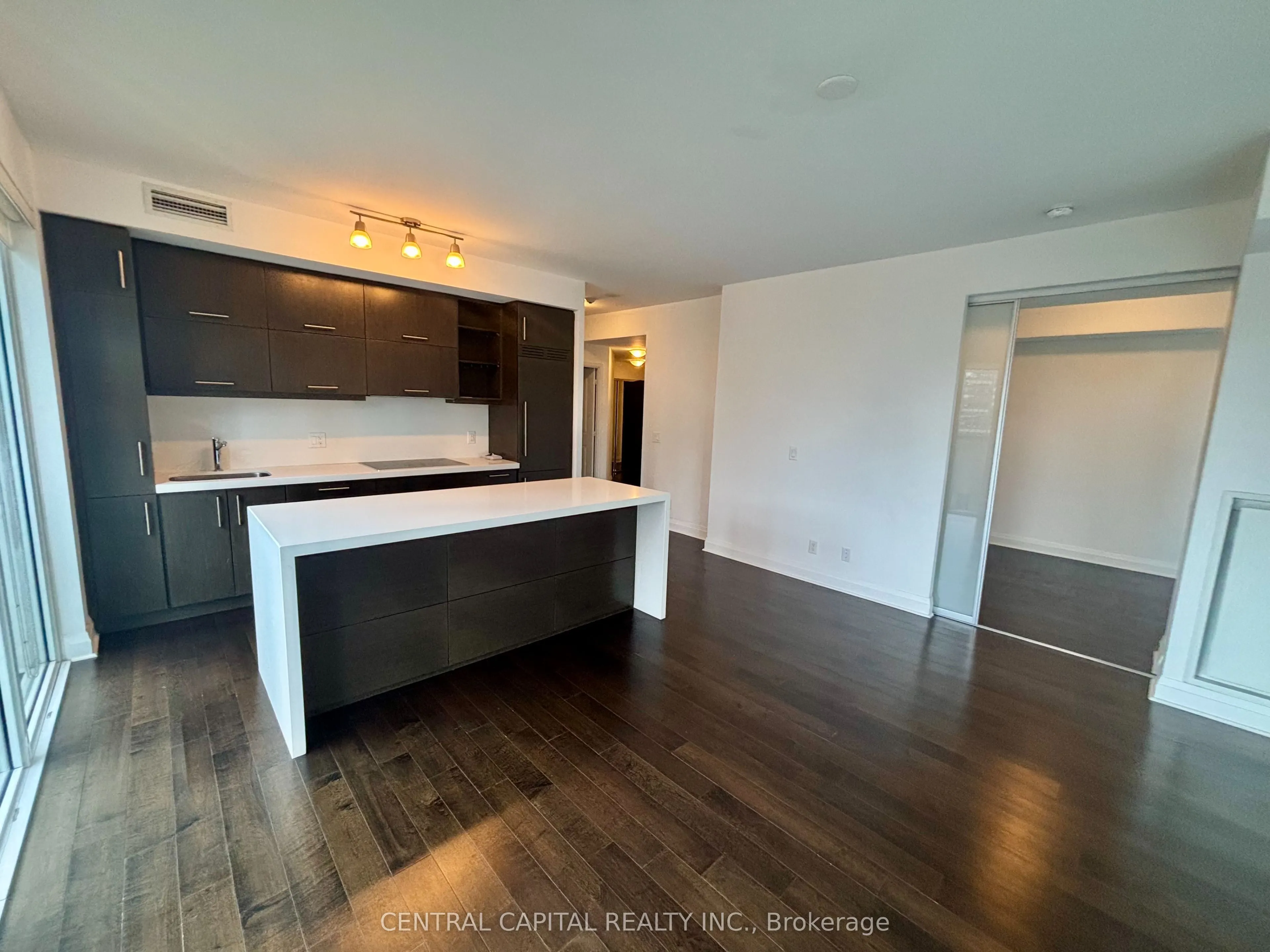 1080 Bay Street #502