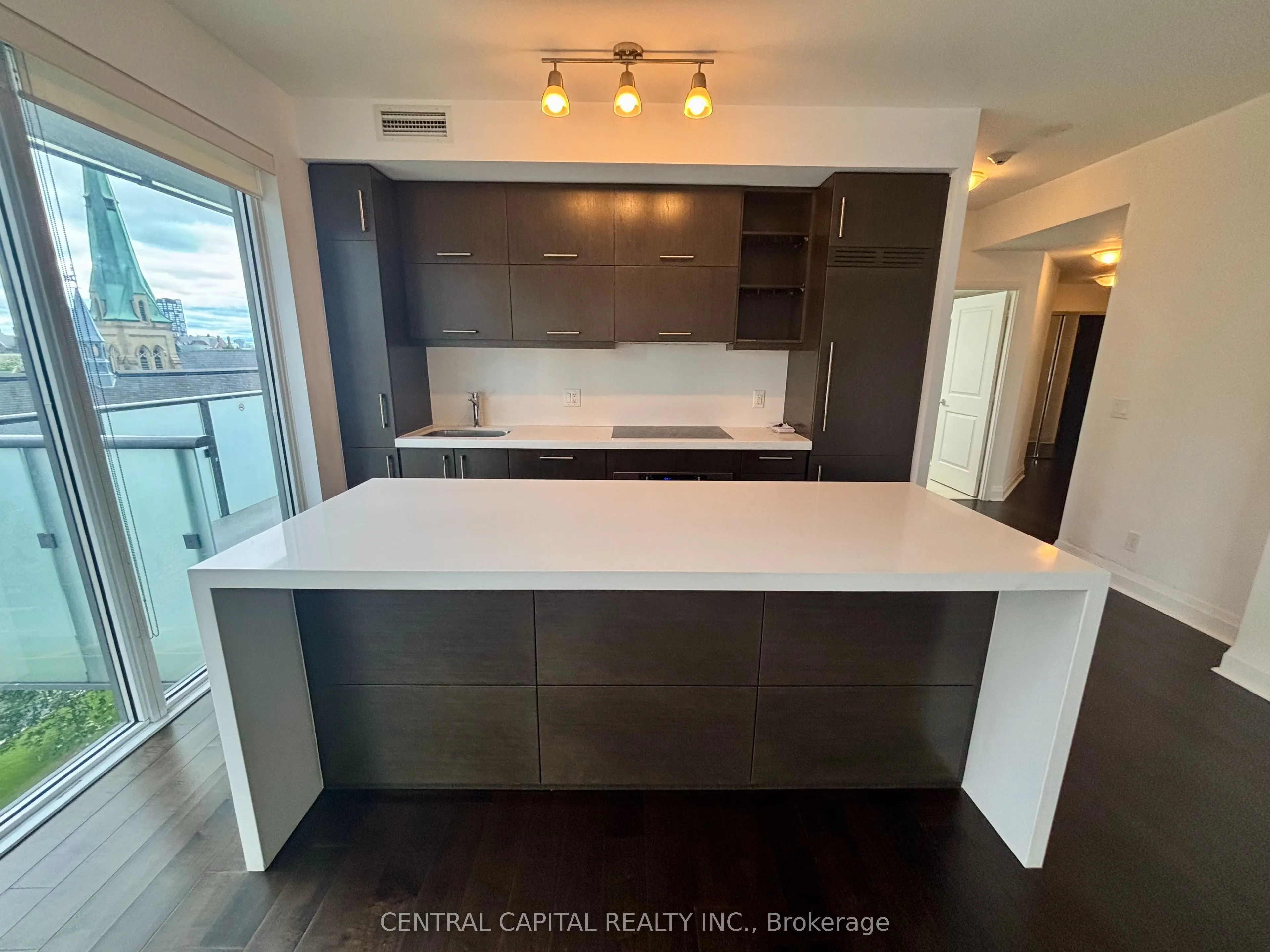 1080 Bay Street #502