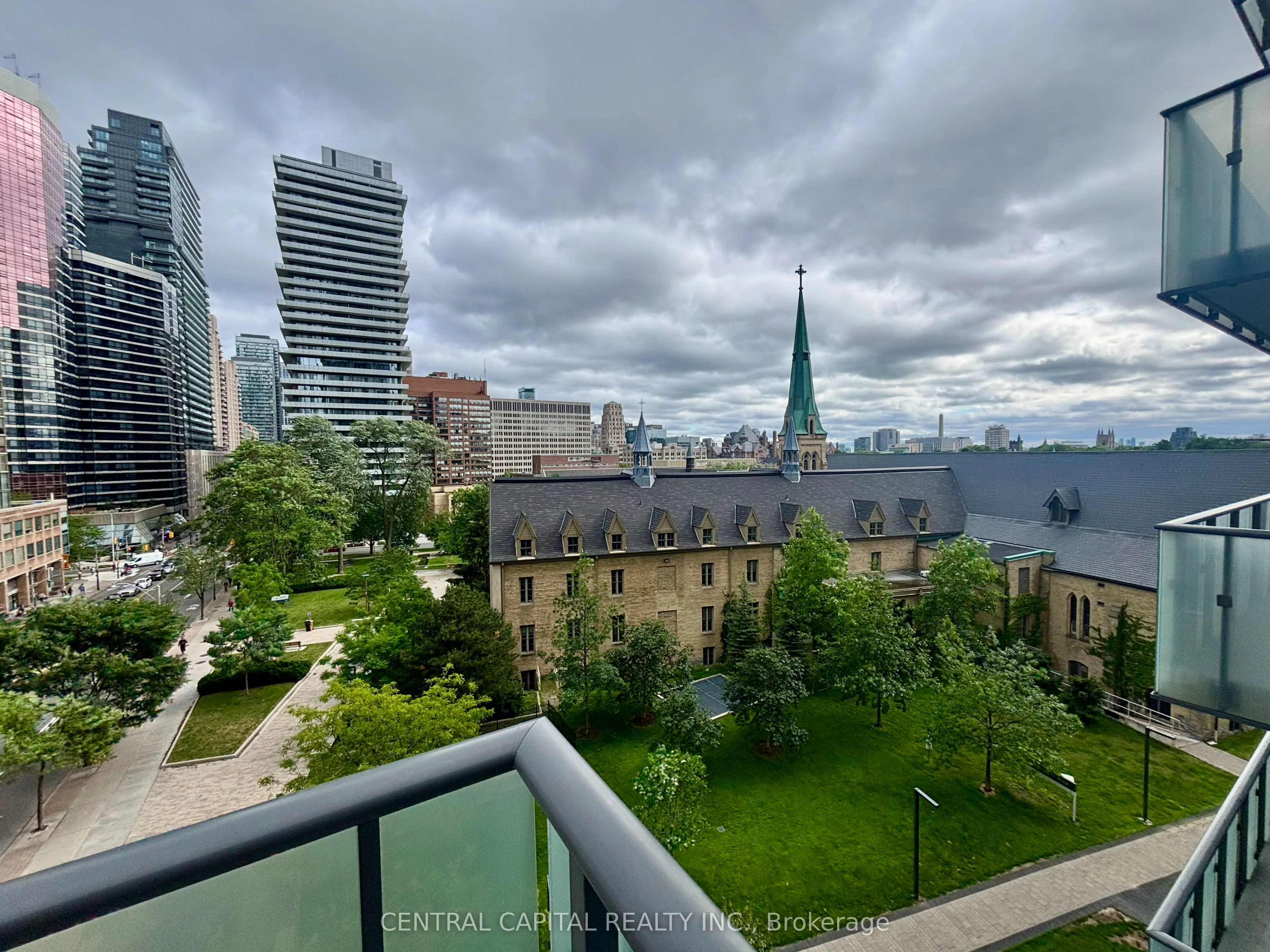 1080 Bay Street #502