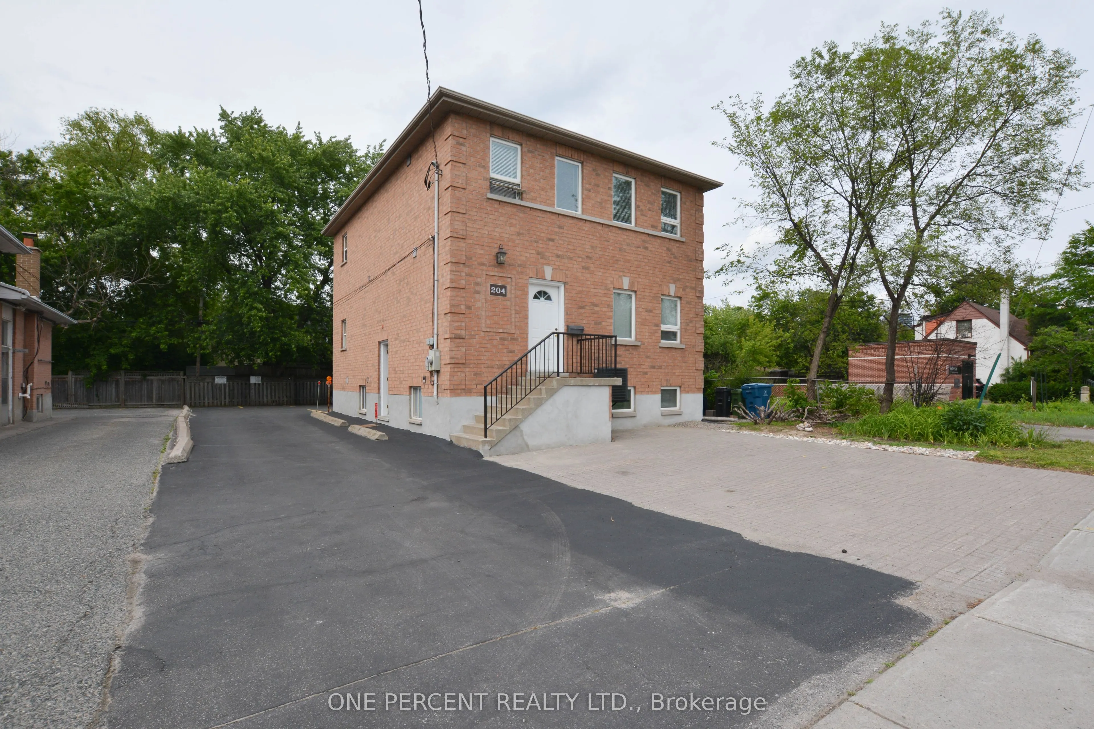 204 Sheppard Avenue W