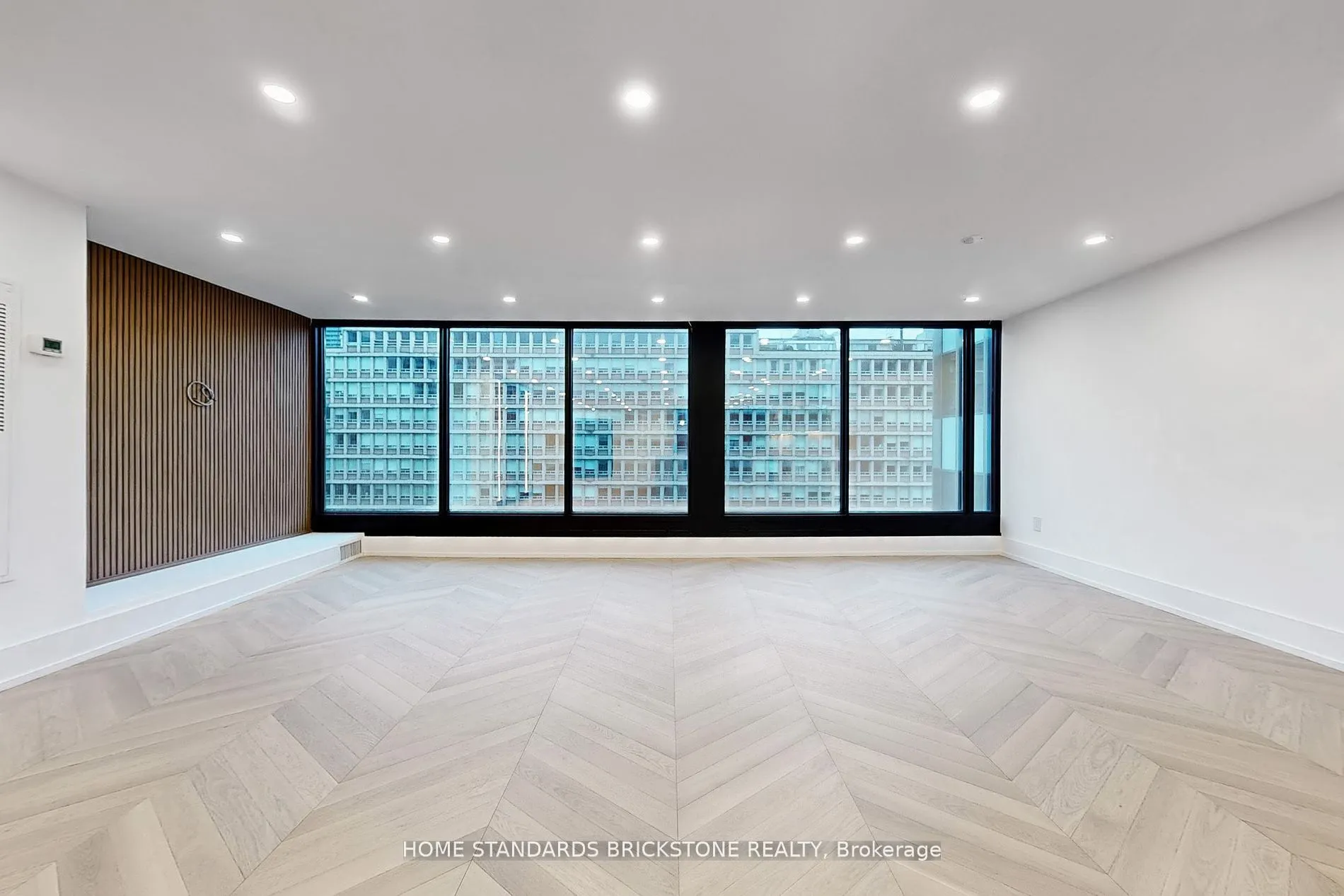 110 Bloor Street W #1009
