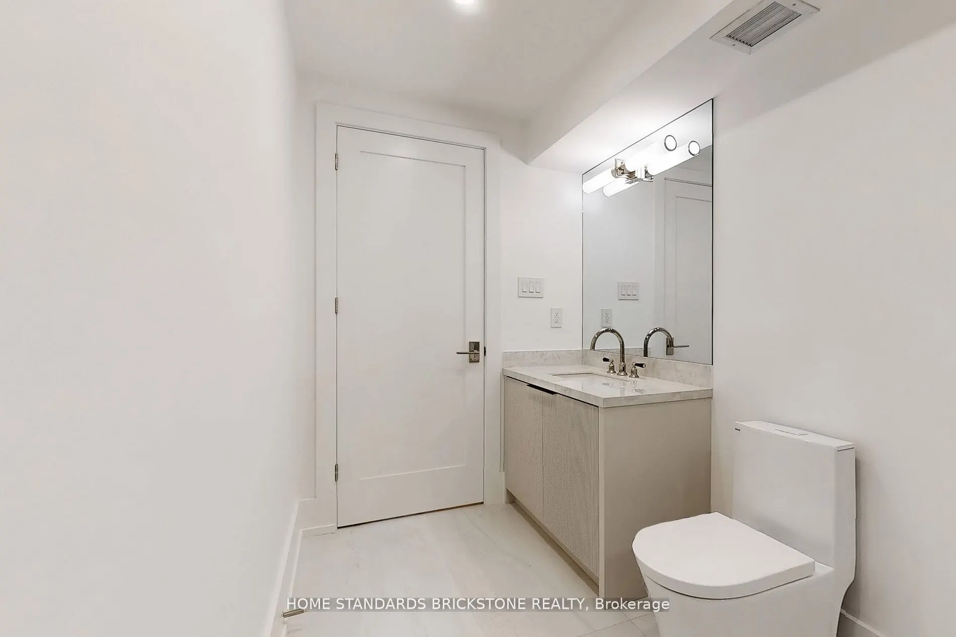 110 Bloor Street W #1009