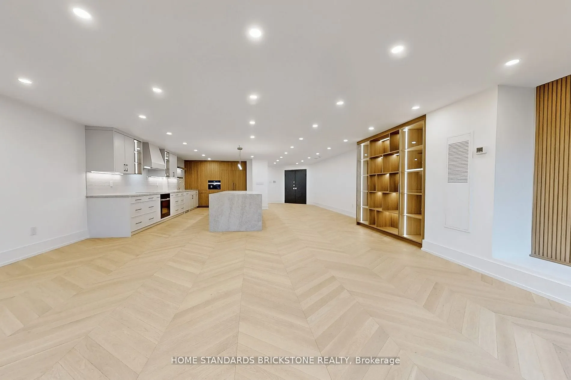 110 Bloor Street W #1009