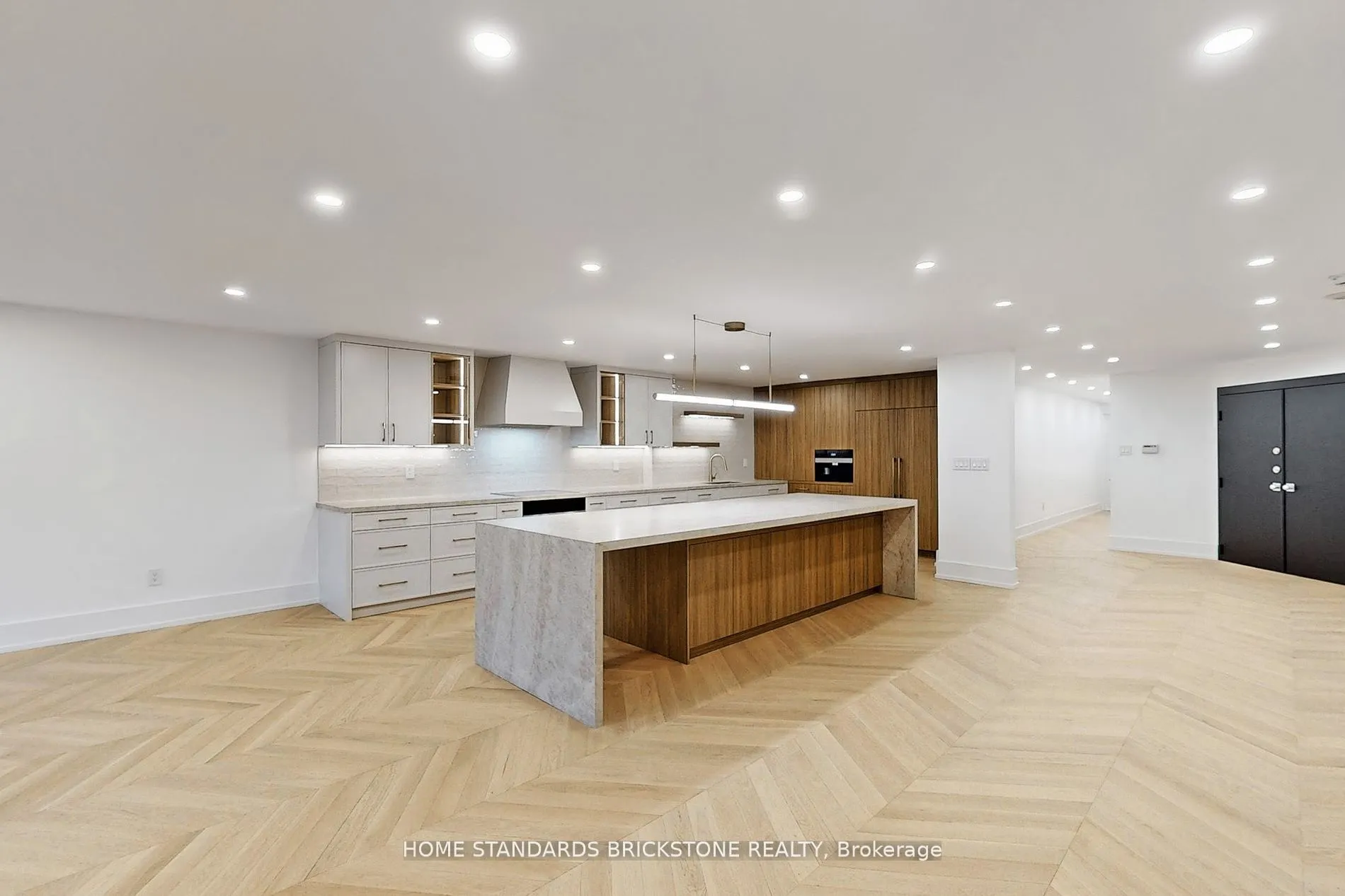 110 Bloor Street W #1009