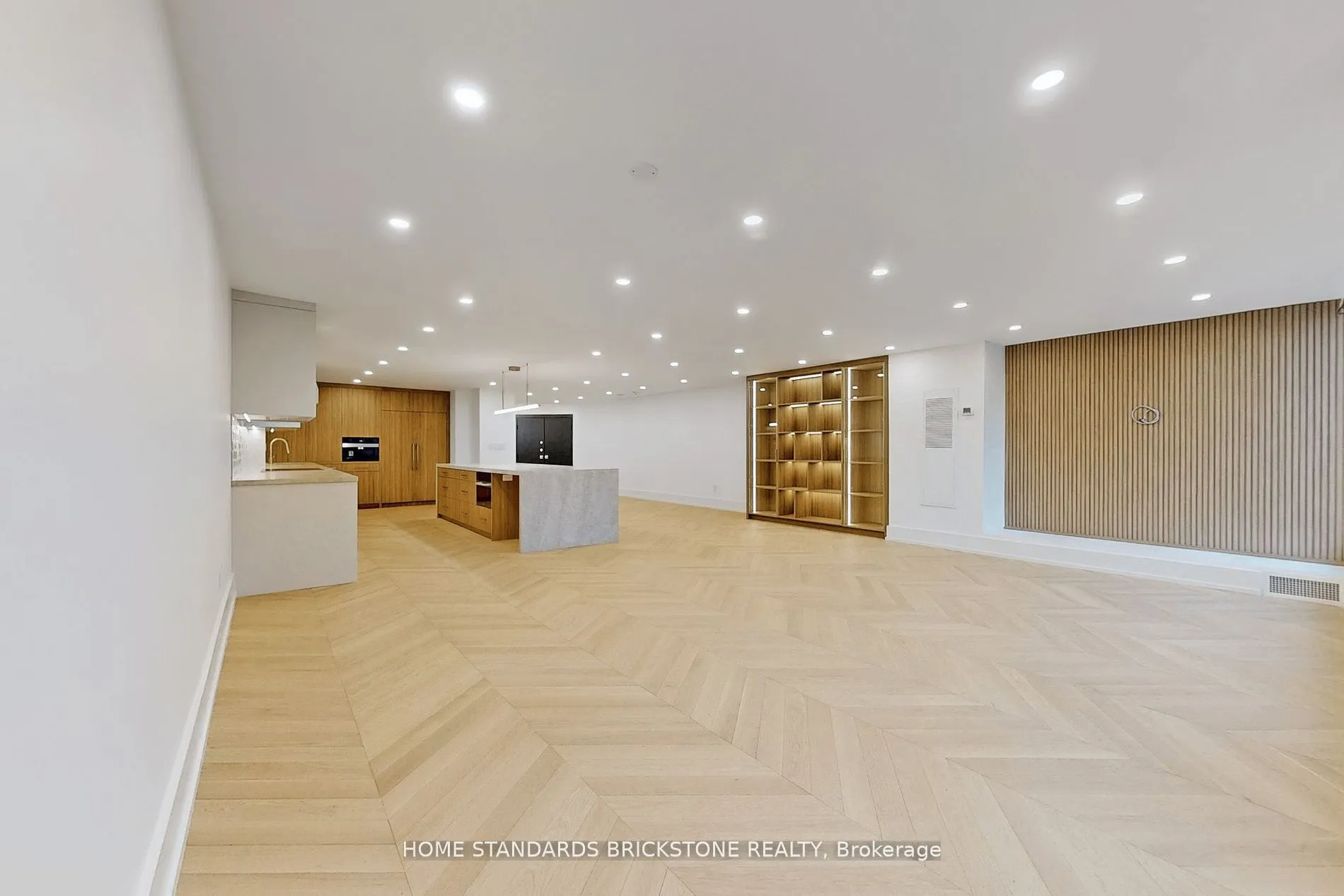 110 Bloor Street W #1009