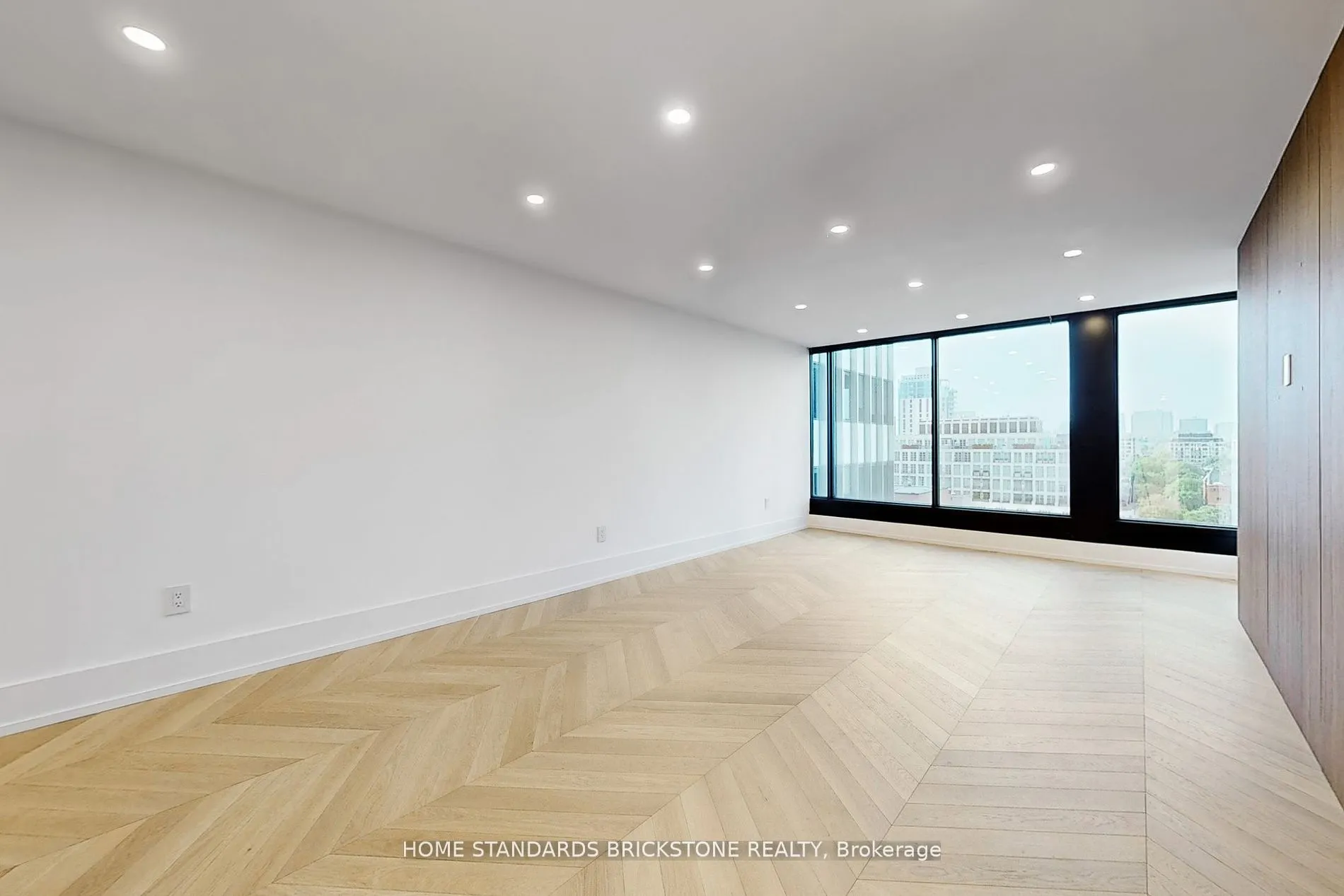 110 Bloor Street W #1009