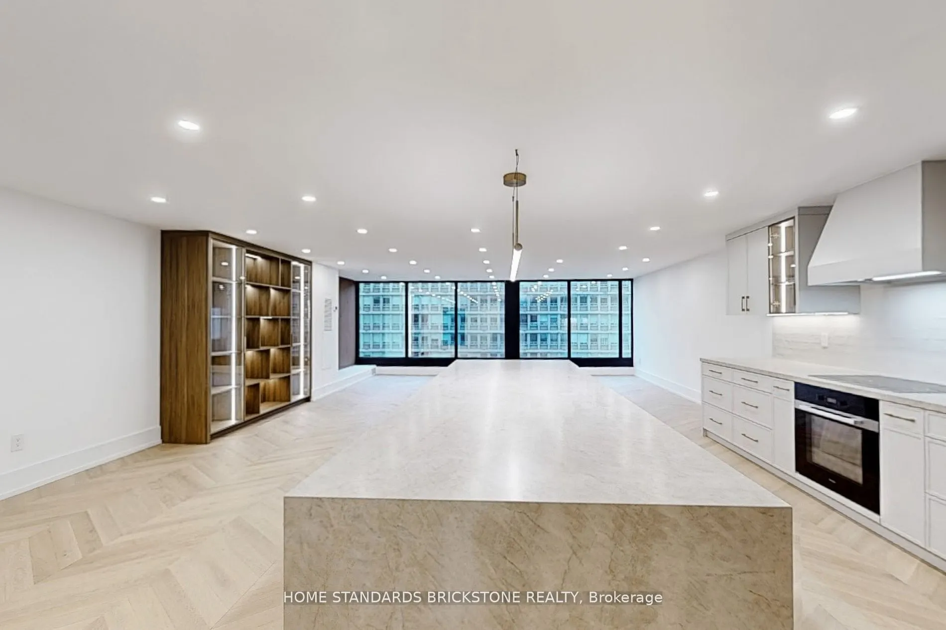 110 Bloor Street W #1009