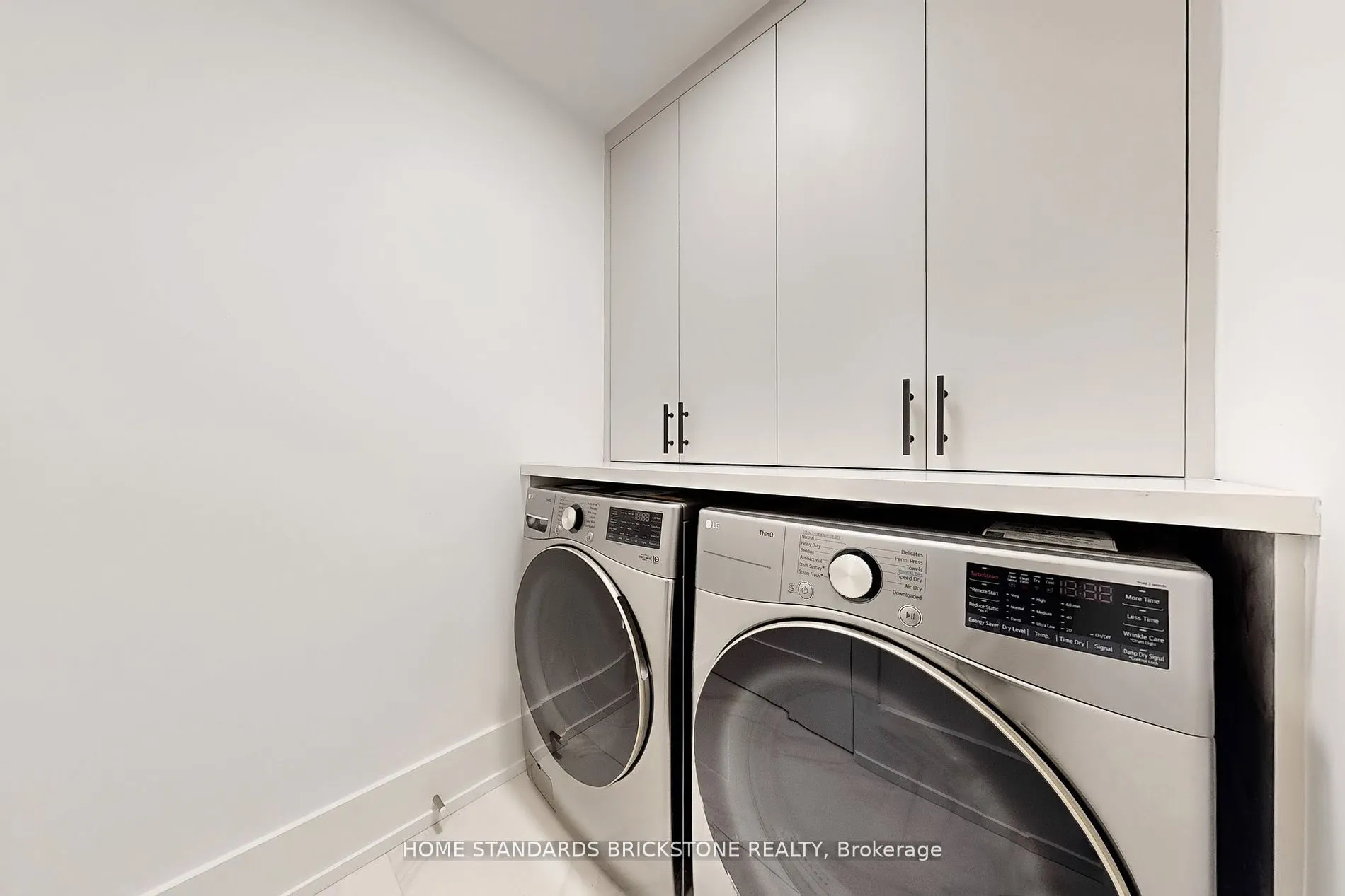 110 Bloor Street W #1009