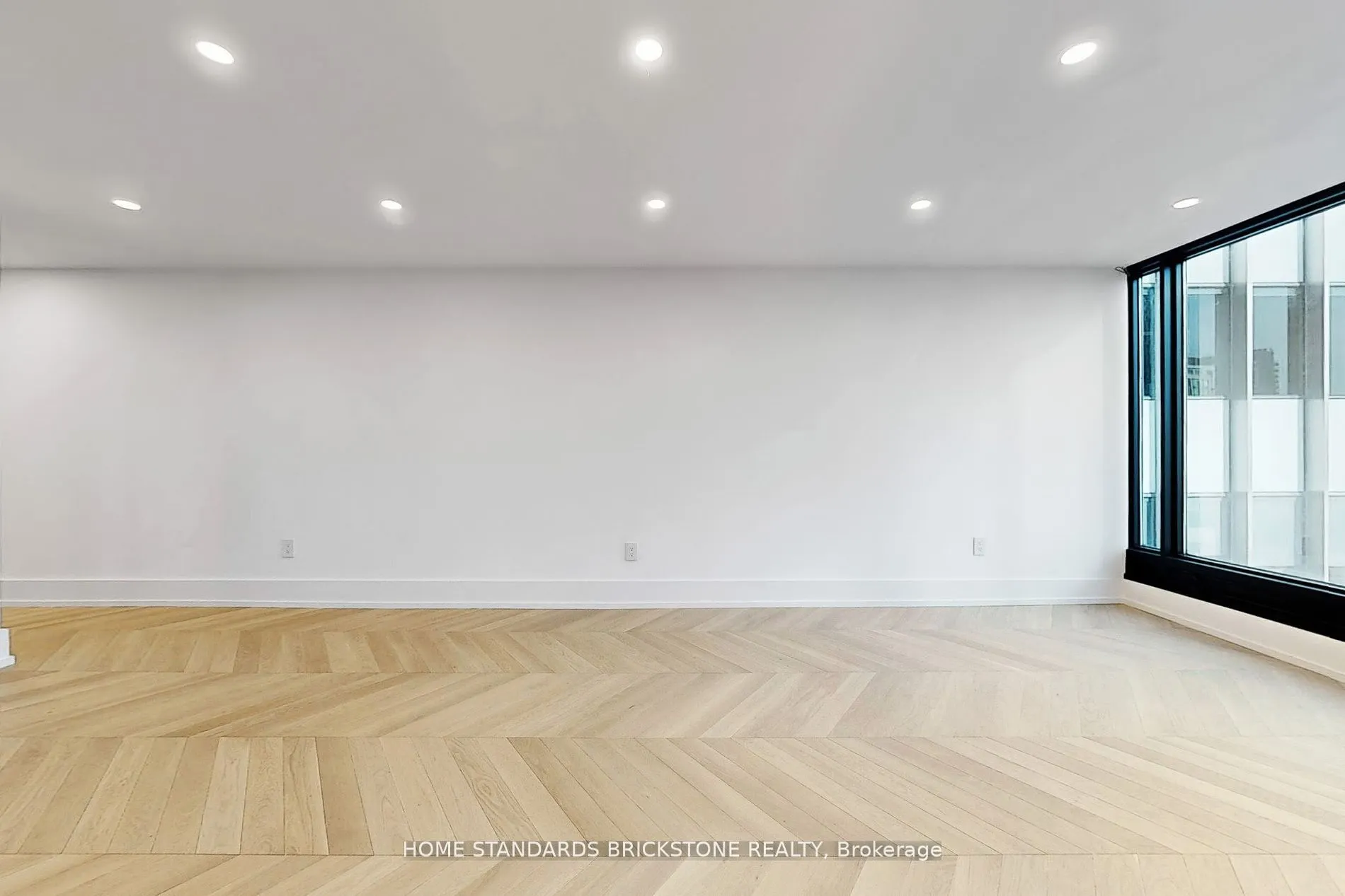 110 Bloor Street W #1009