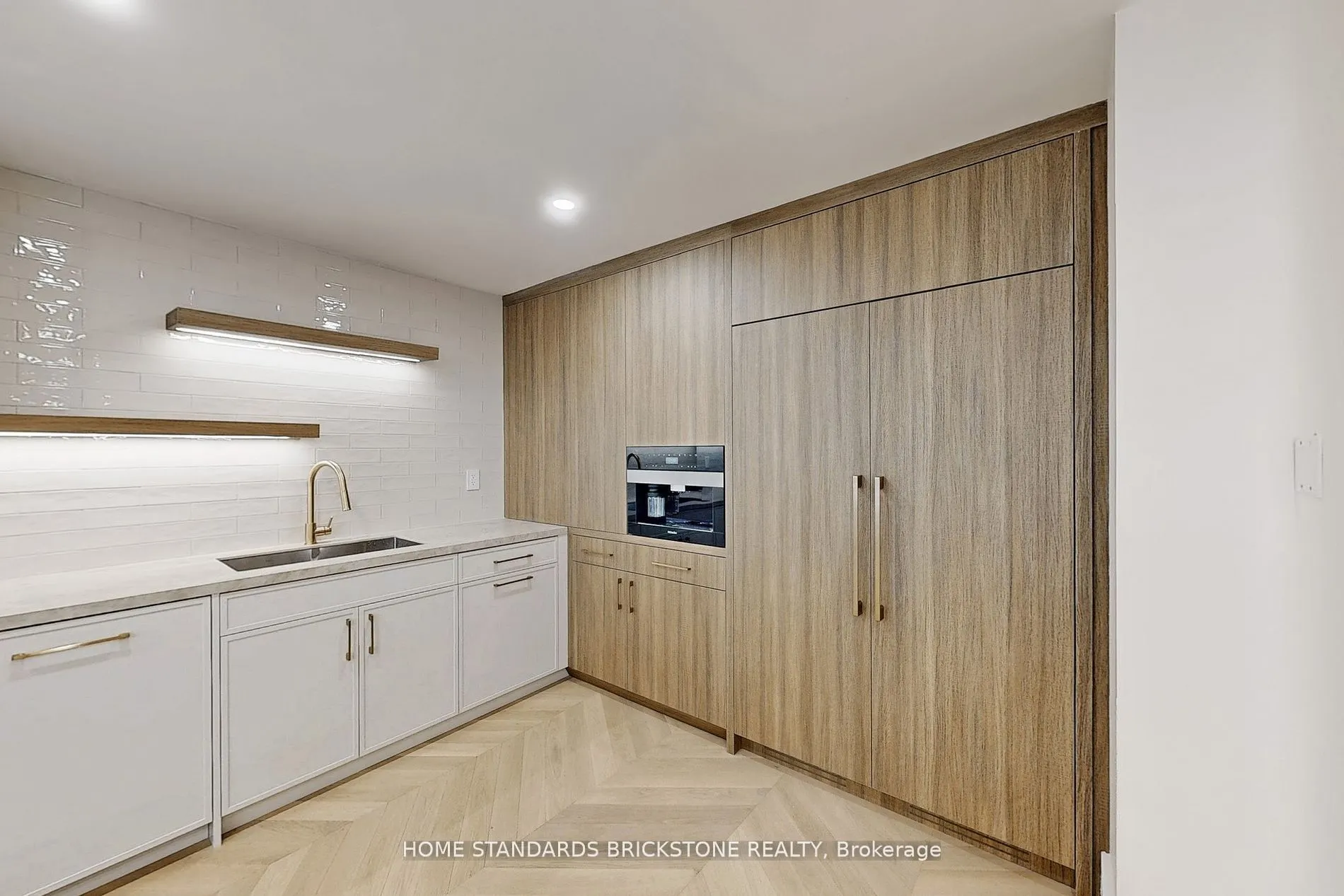 110 Bloor Street W #1009