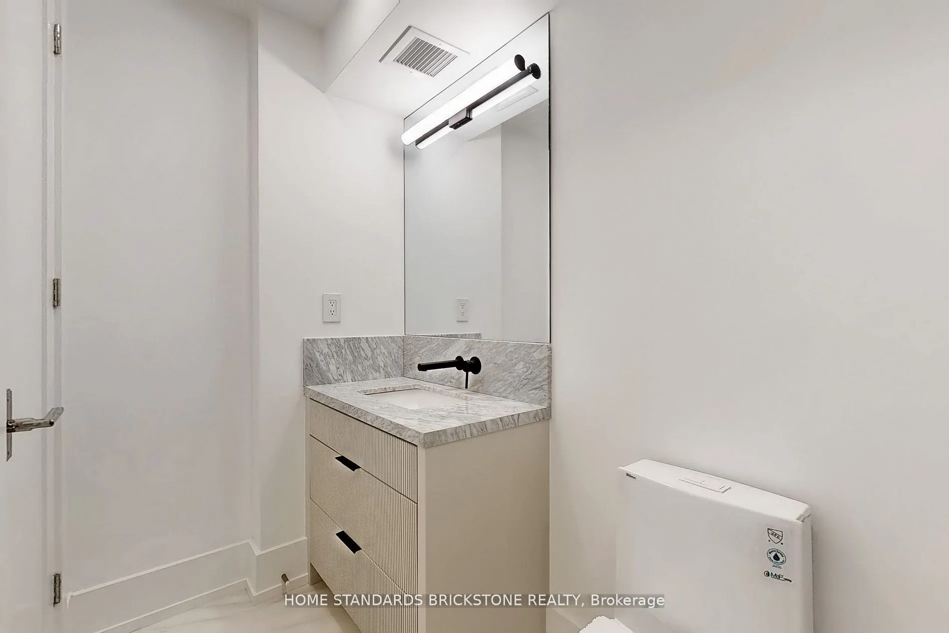 110 Bloor Street W #1009