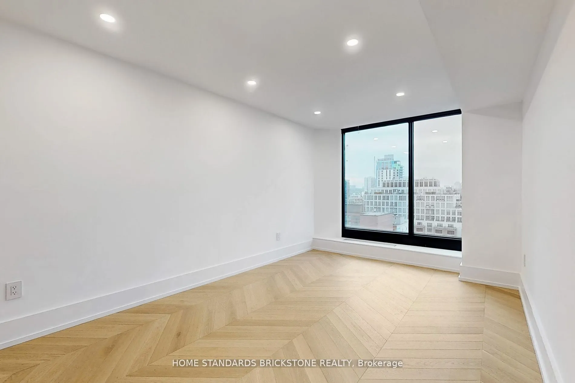 110 Bloor Street W #1009