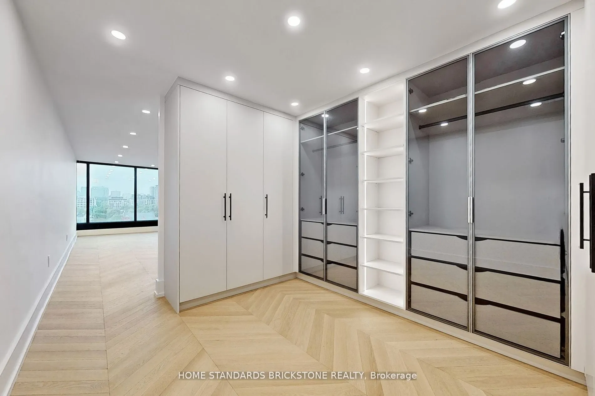 110 Bloor Street W #1009