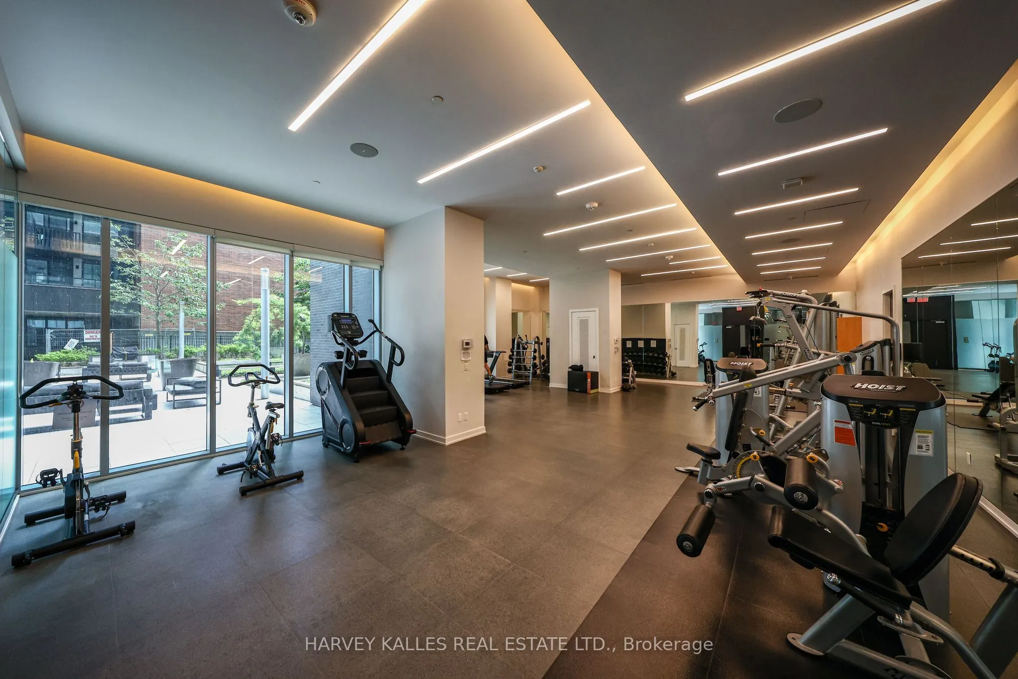 101 Erskine Avenue #2407