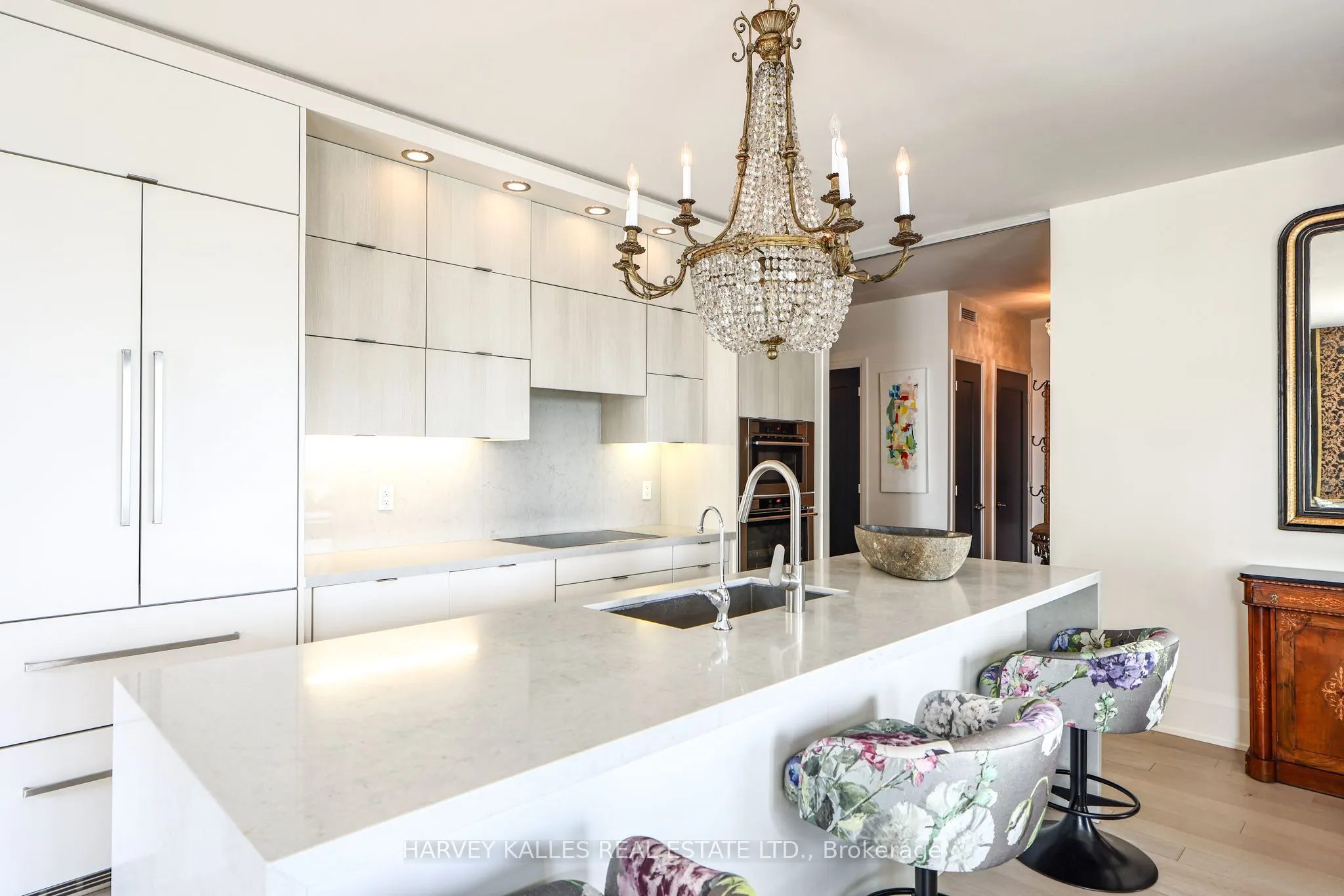 101 Erskine Avenue #2407