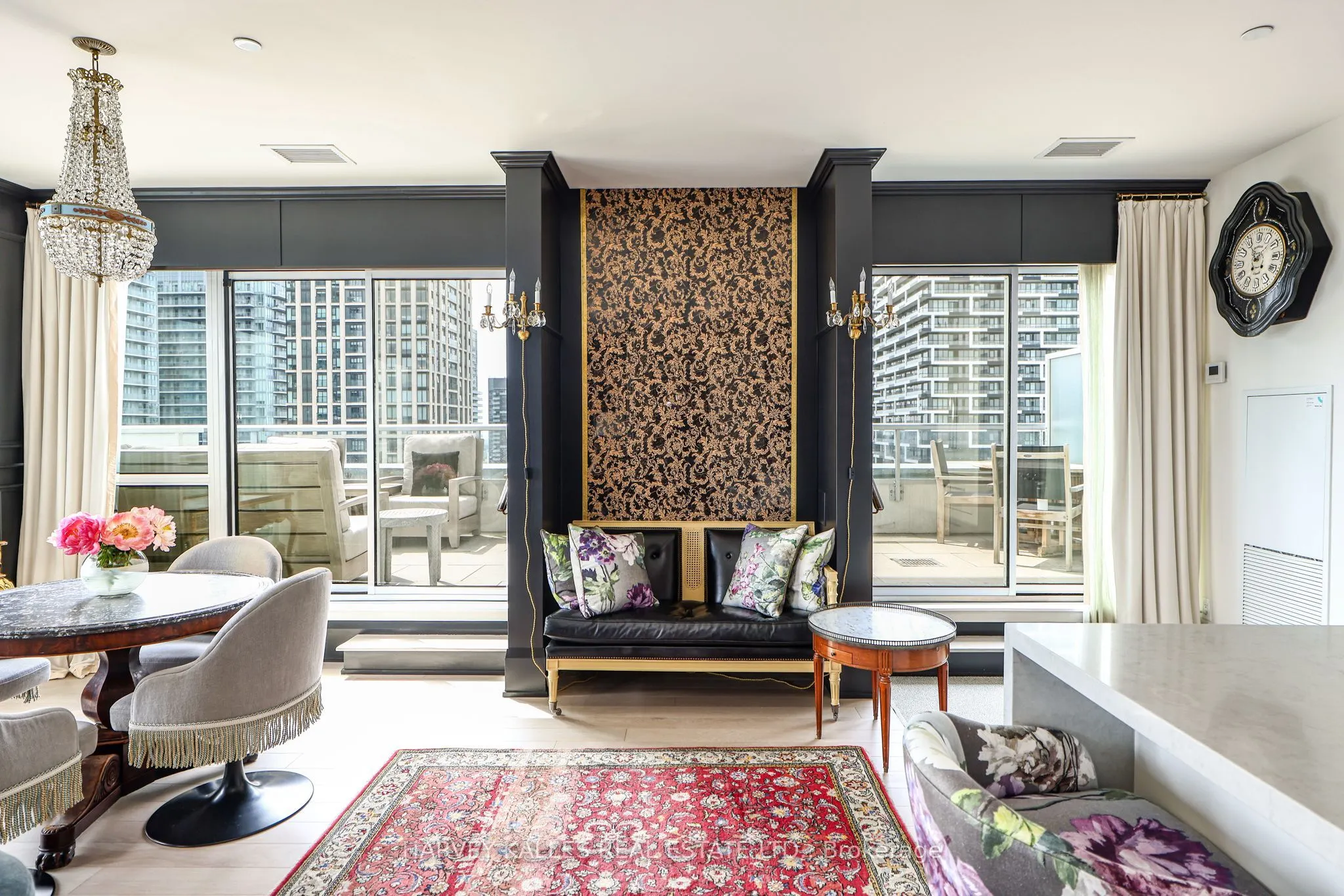 101 Erskine Avenue #2407