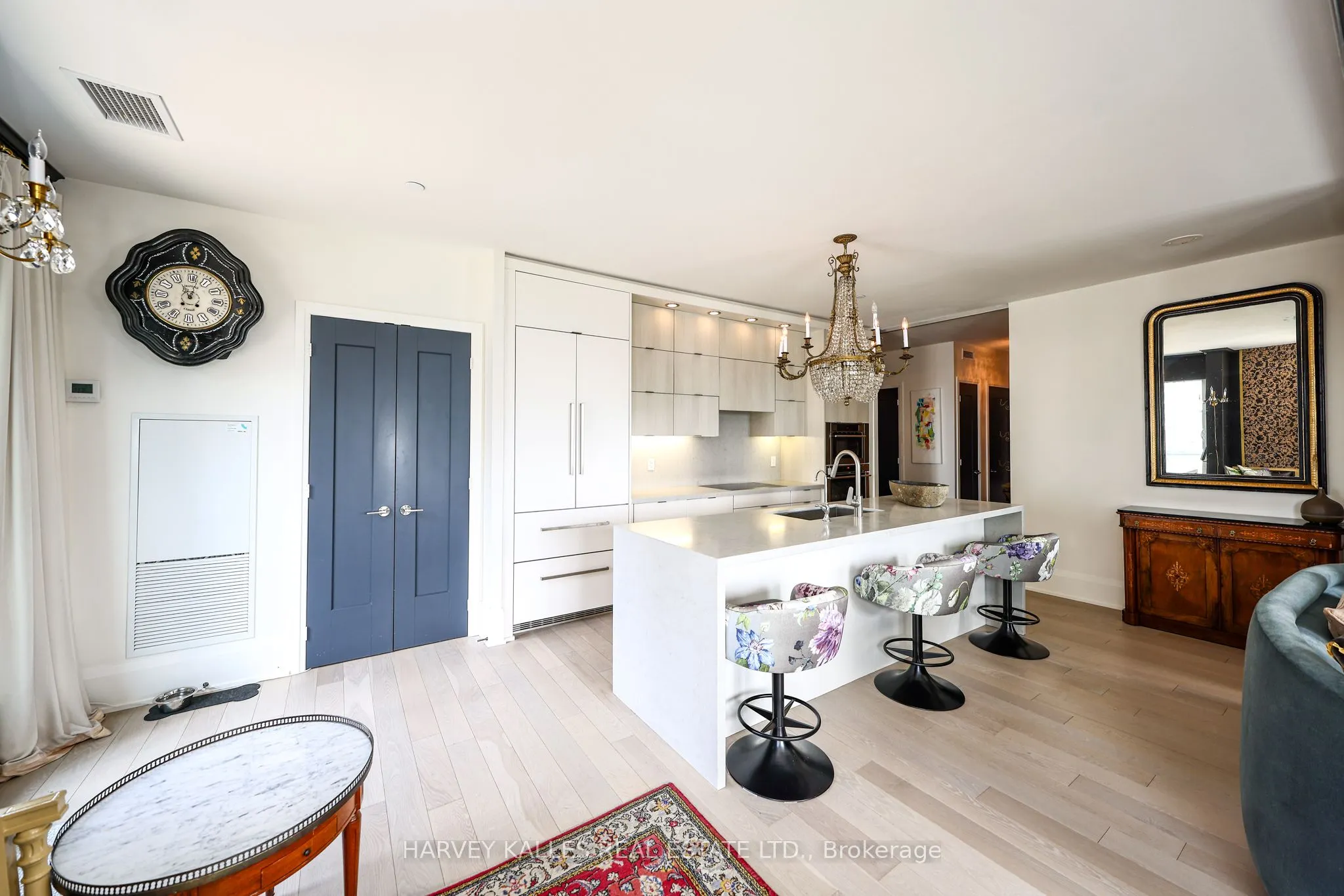 101 Erskine Avenue #2407