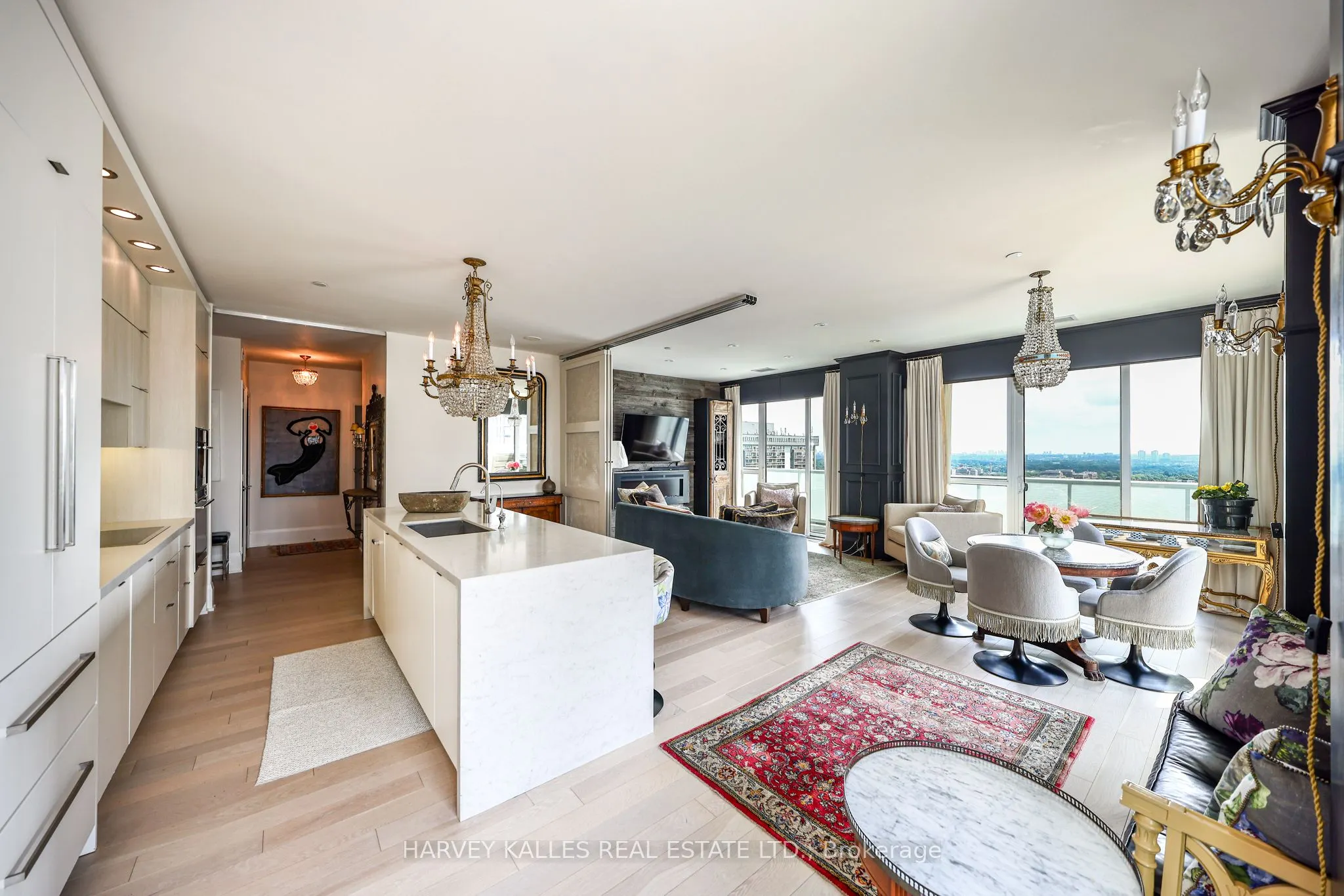 101 Erskine Avenue #2407
