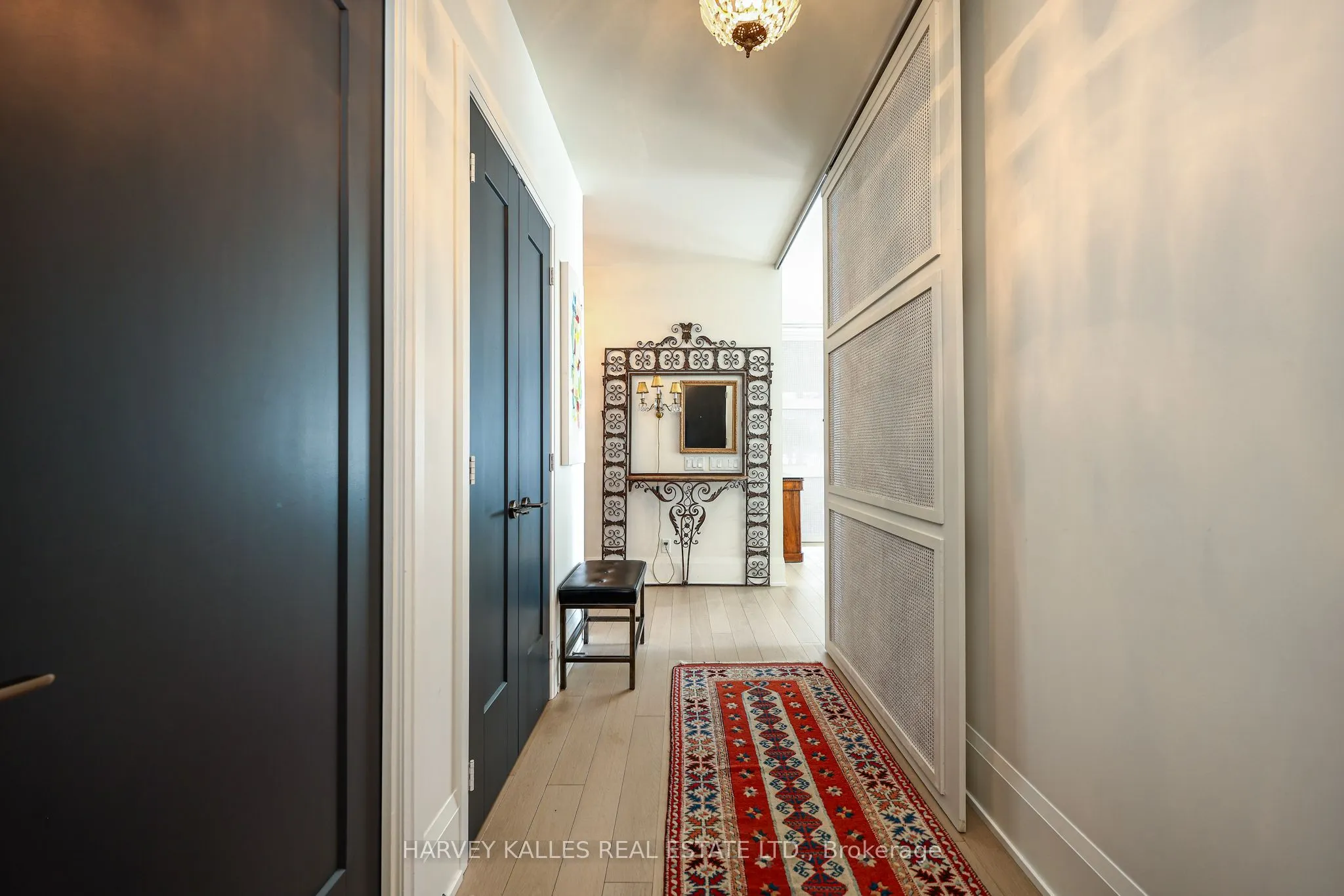 101 Erskine Avenue #2407