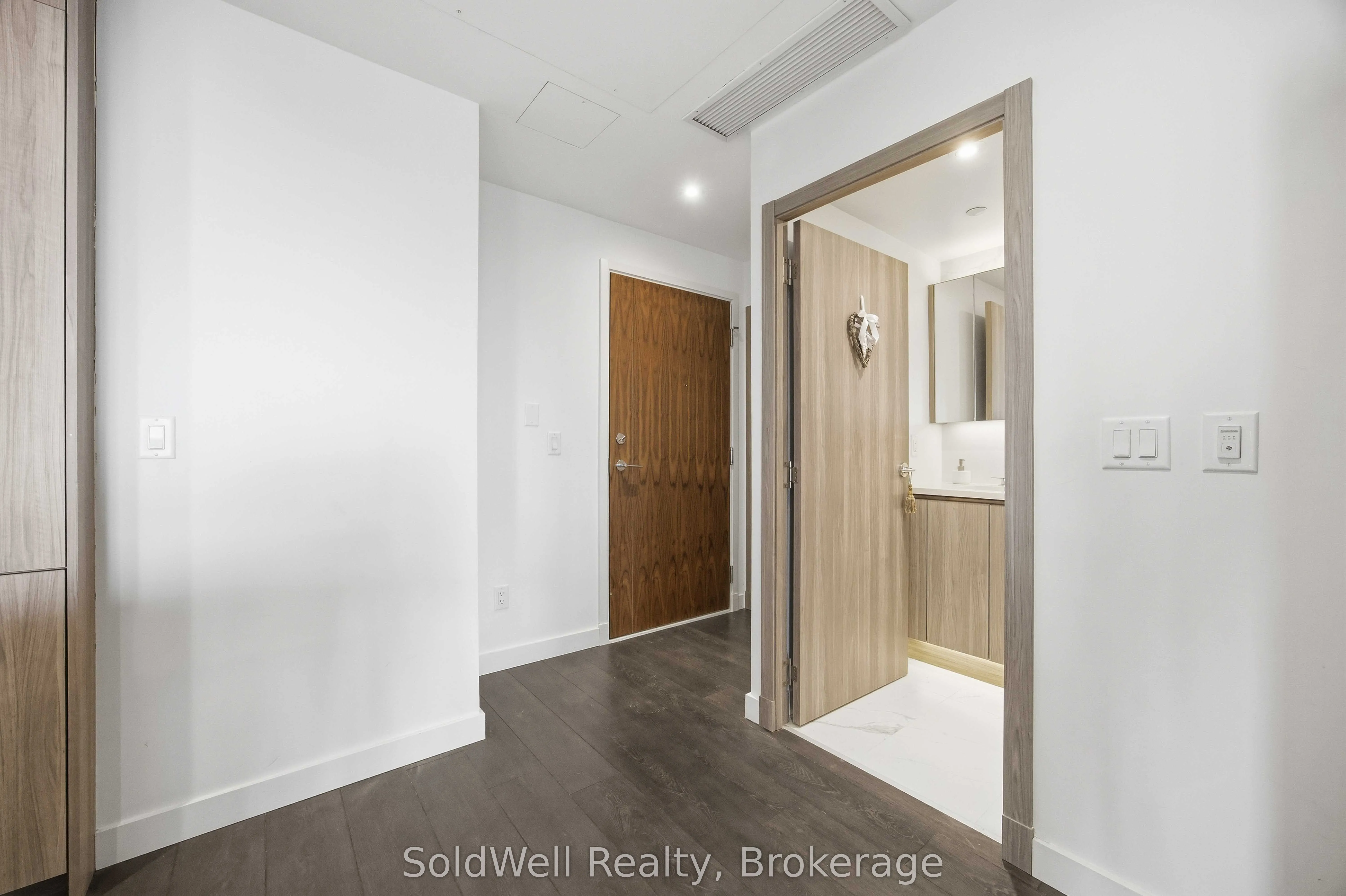 25 Mcmahon Drive #2103
