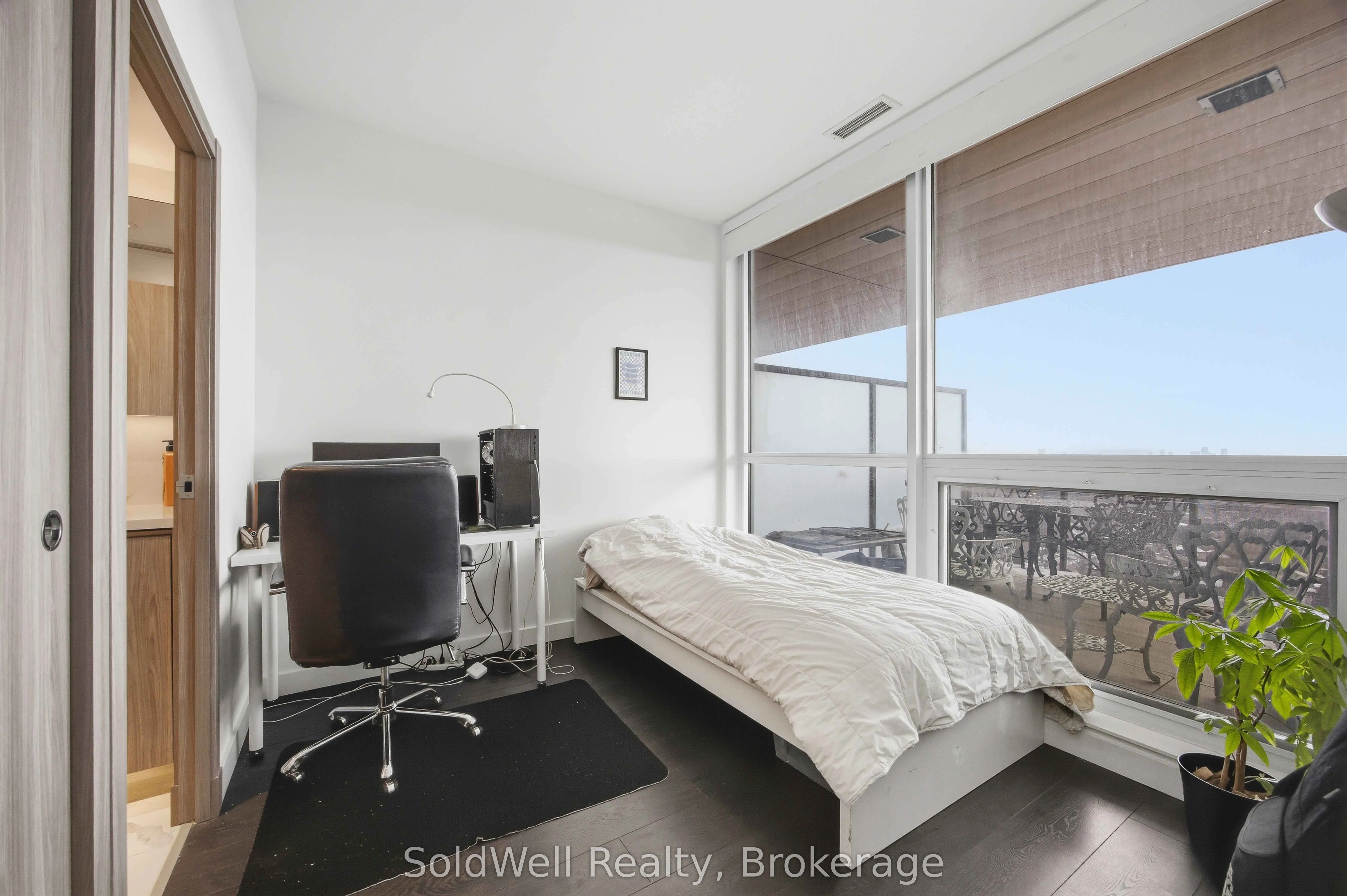 25 Mcmahon Drive #2103