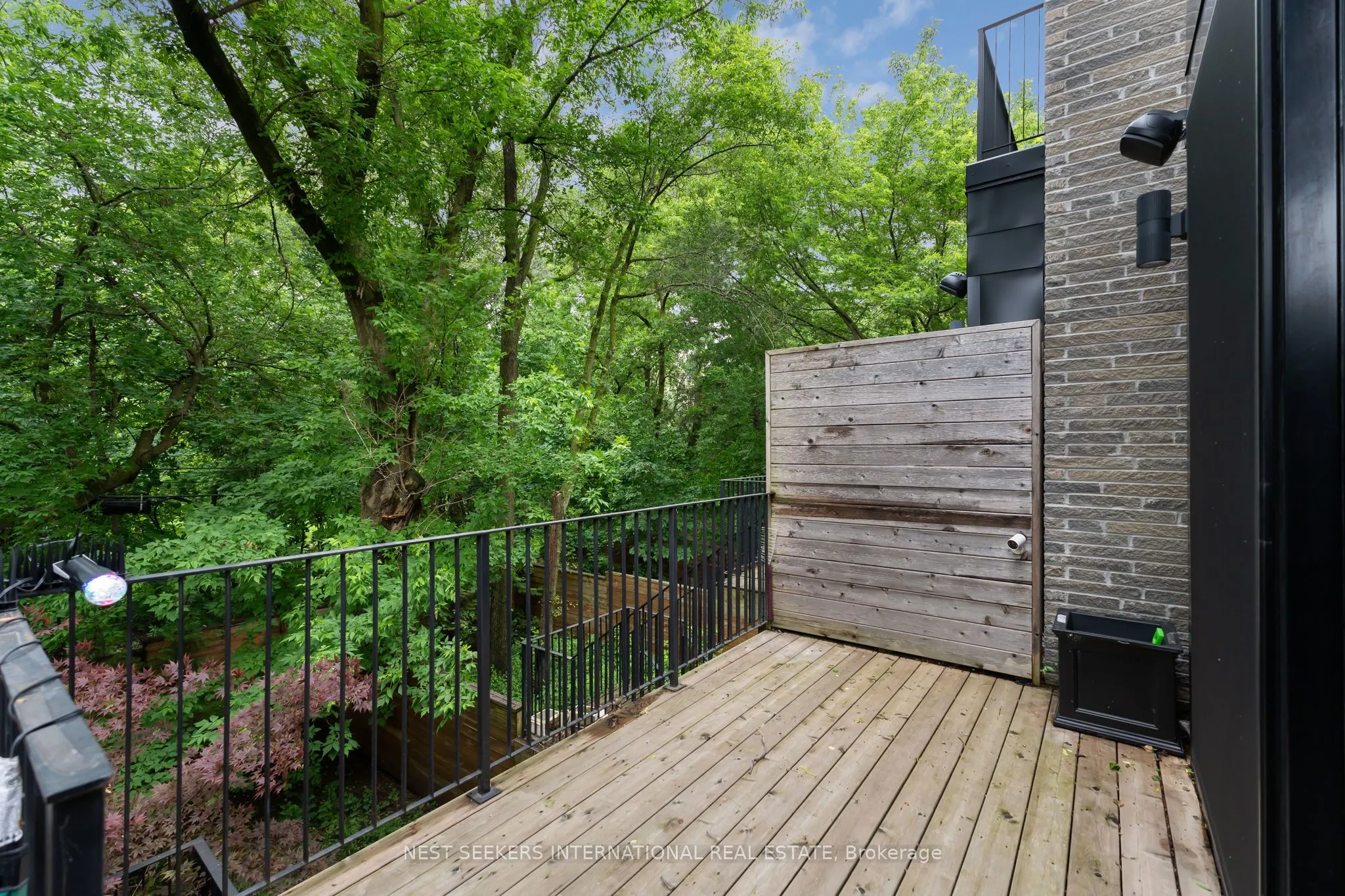 141 Chaplin Crescent