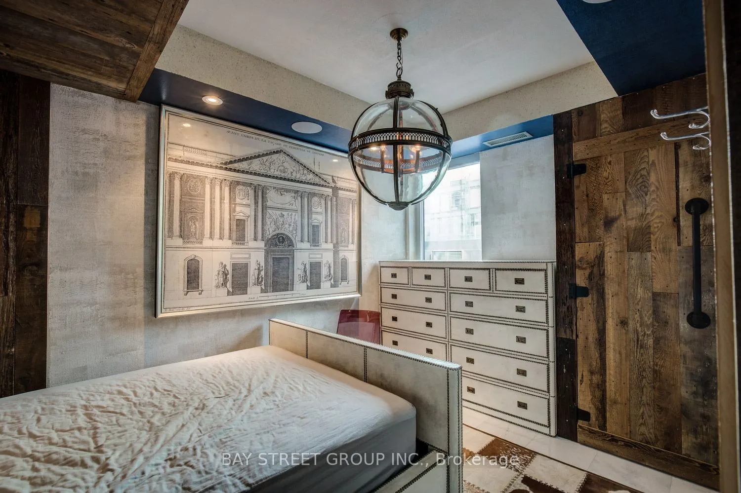 68 Yorkville Avenue #301