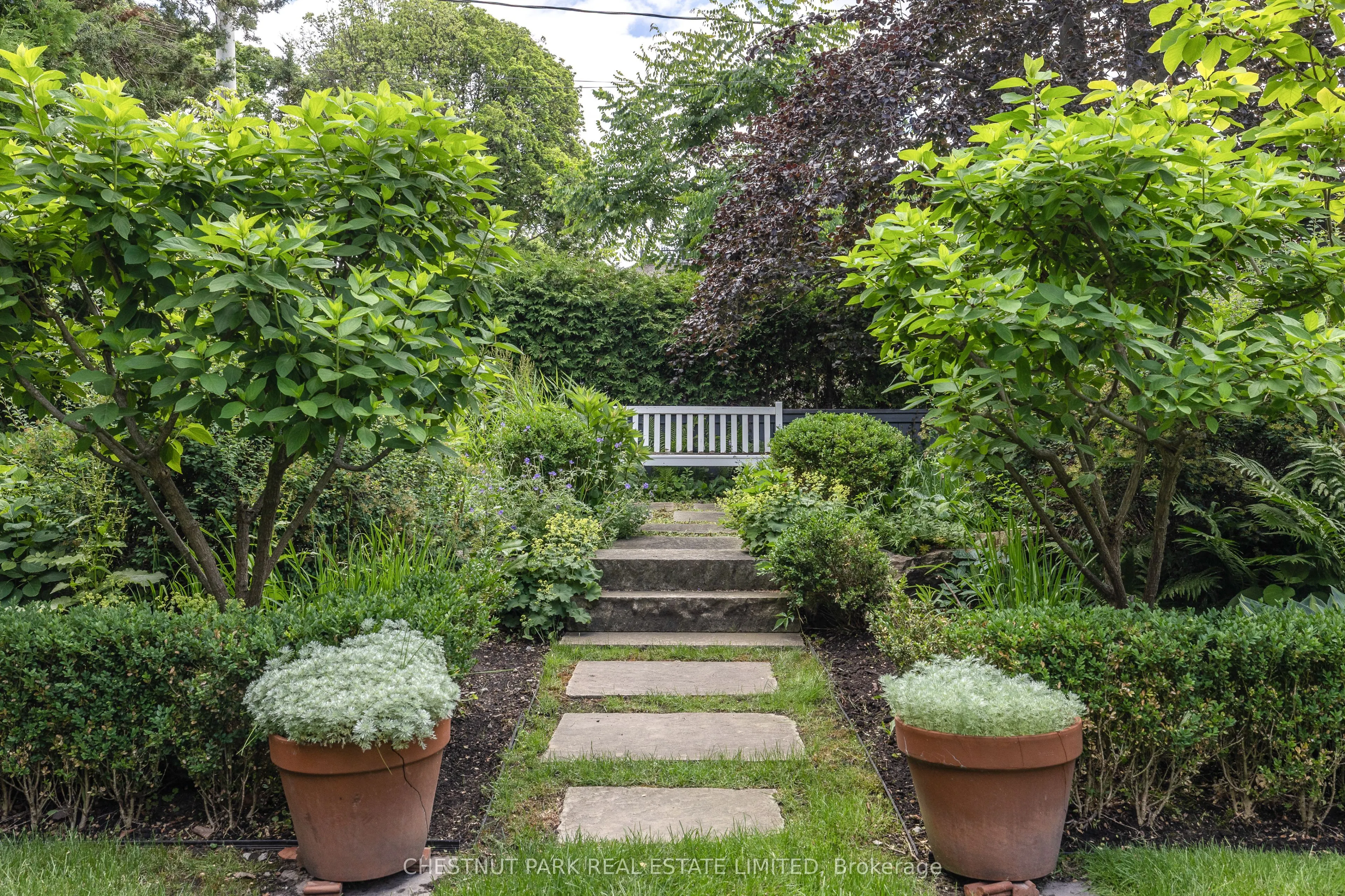 42 Lytton Boulevard