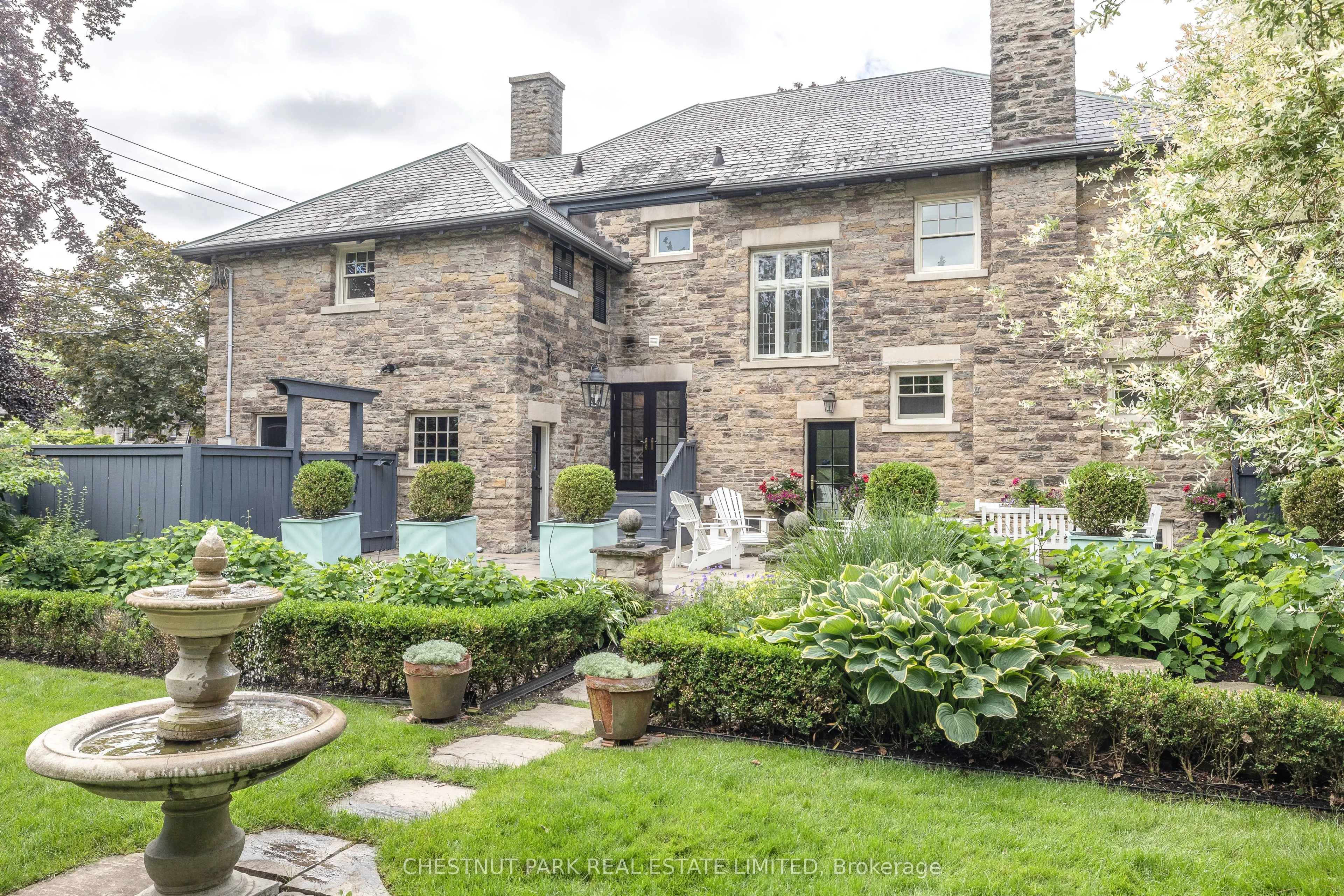 42 Lytton Boulevard