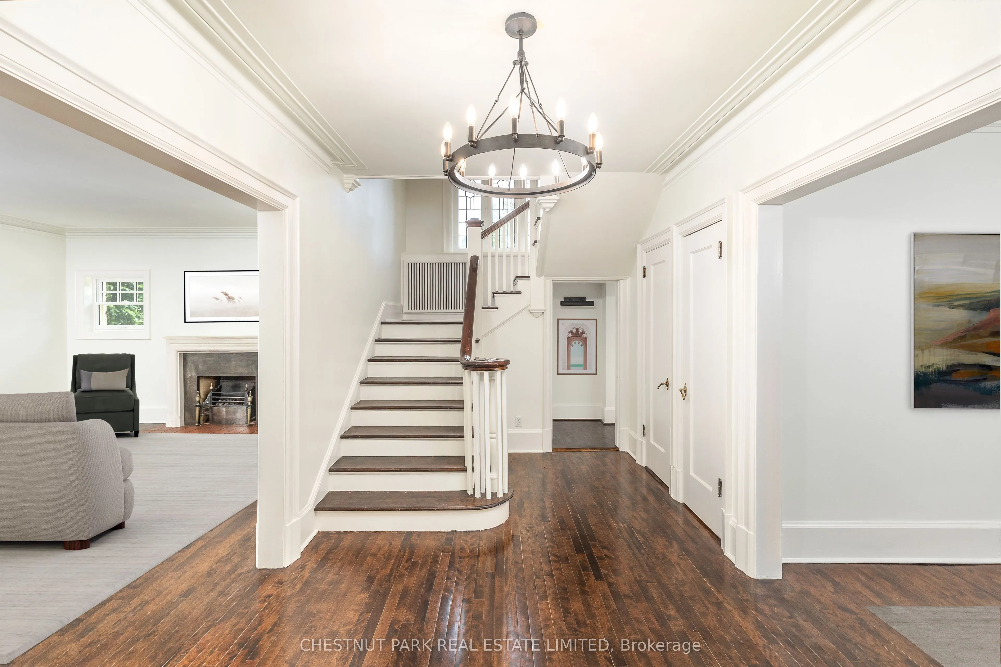 42 Lytton Boulevard
