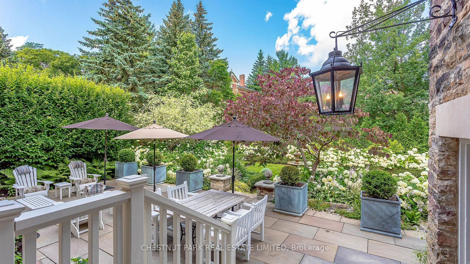 42 Lytton Boulevard