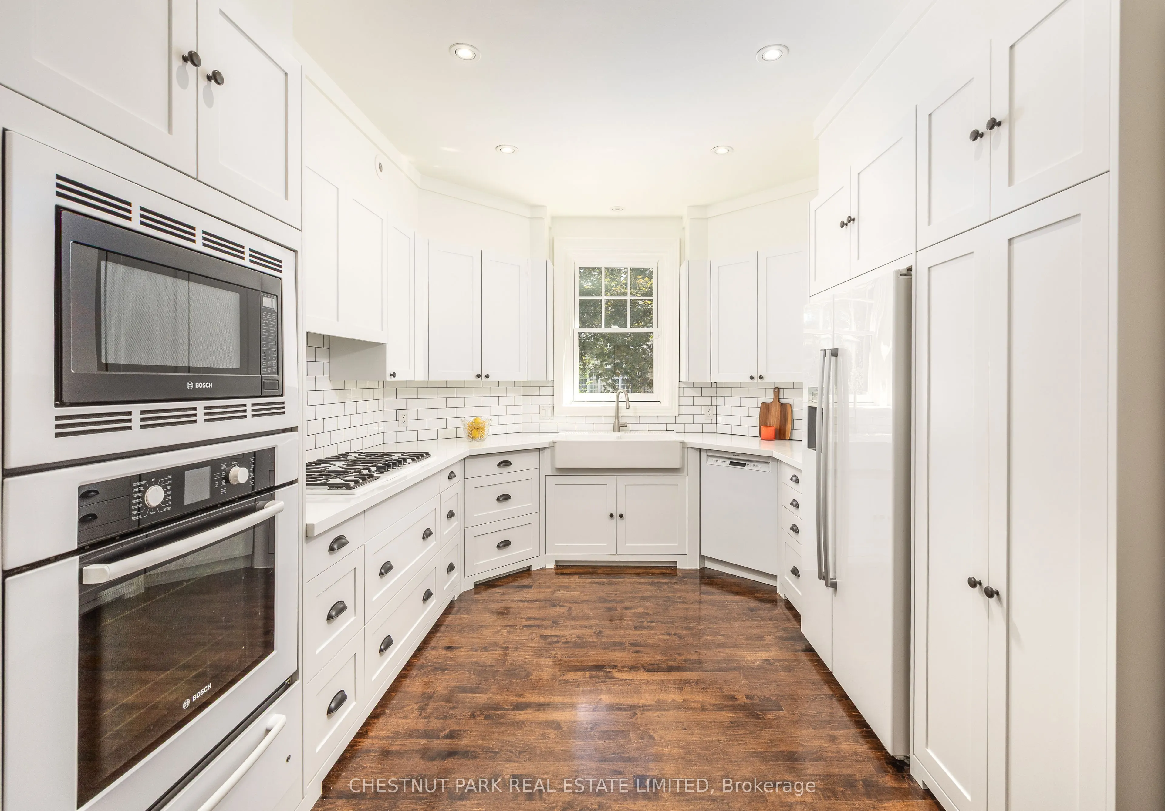 42 Lytton Boulevard
