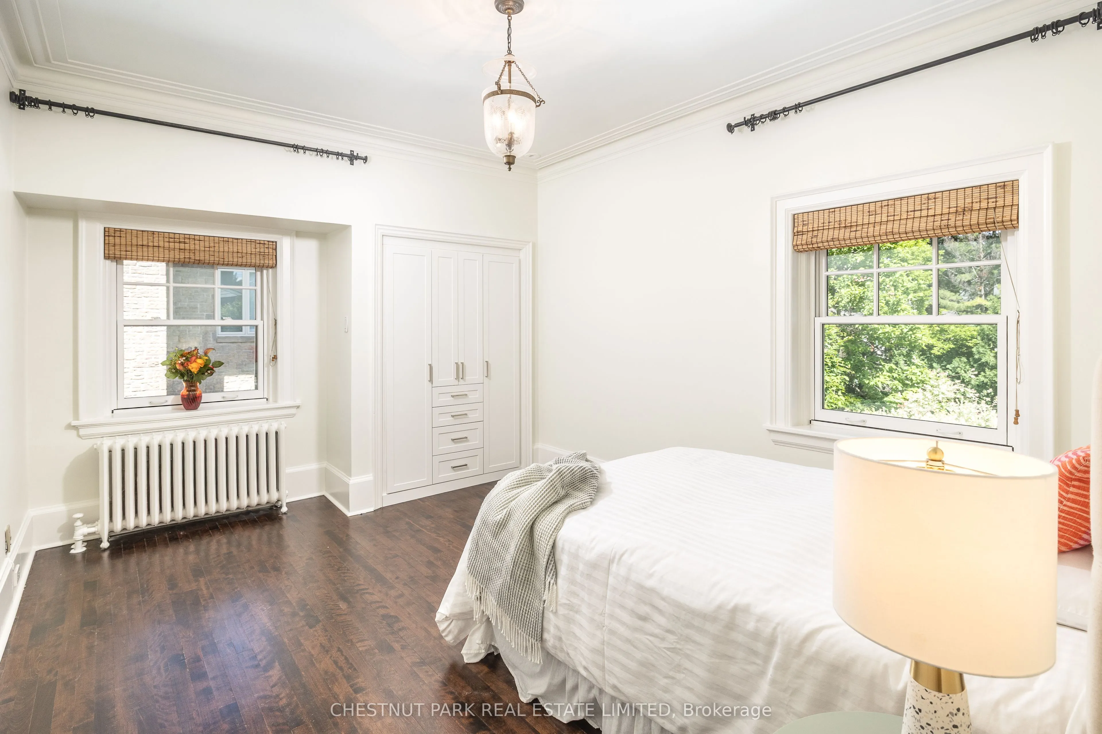 42 Lytton Boulevard