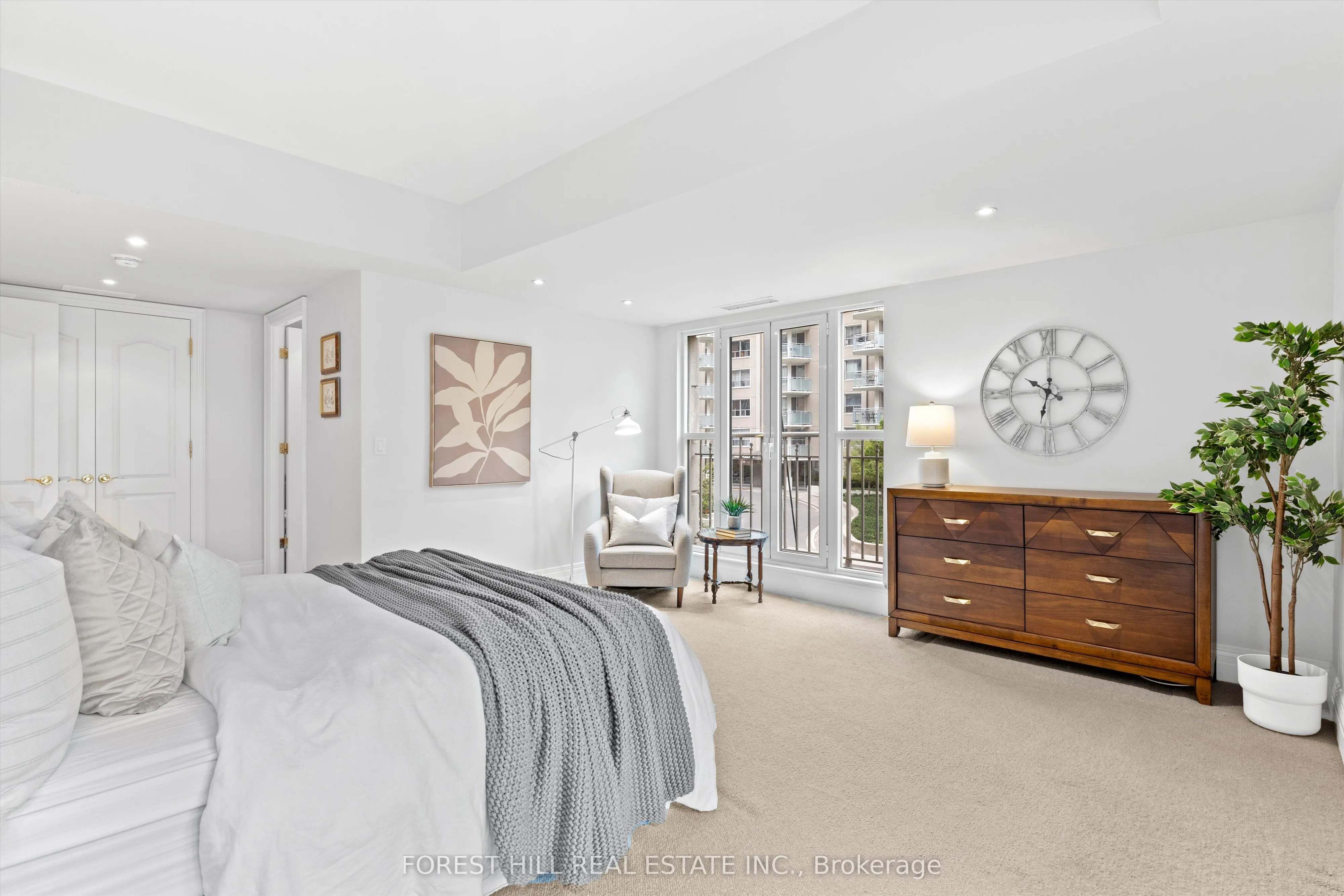 33 Delisle Avenue #108