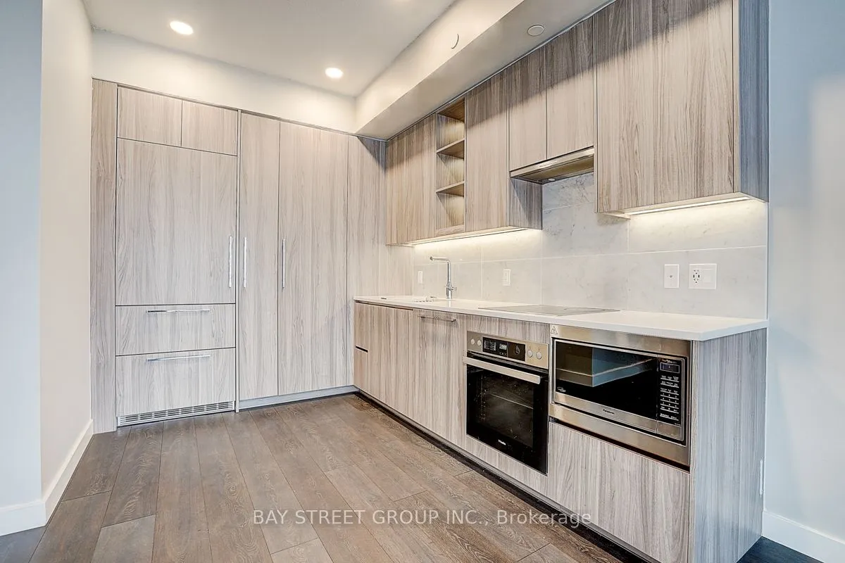 95 Mcmahon Drive #2512